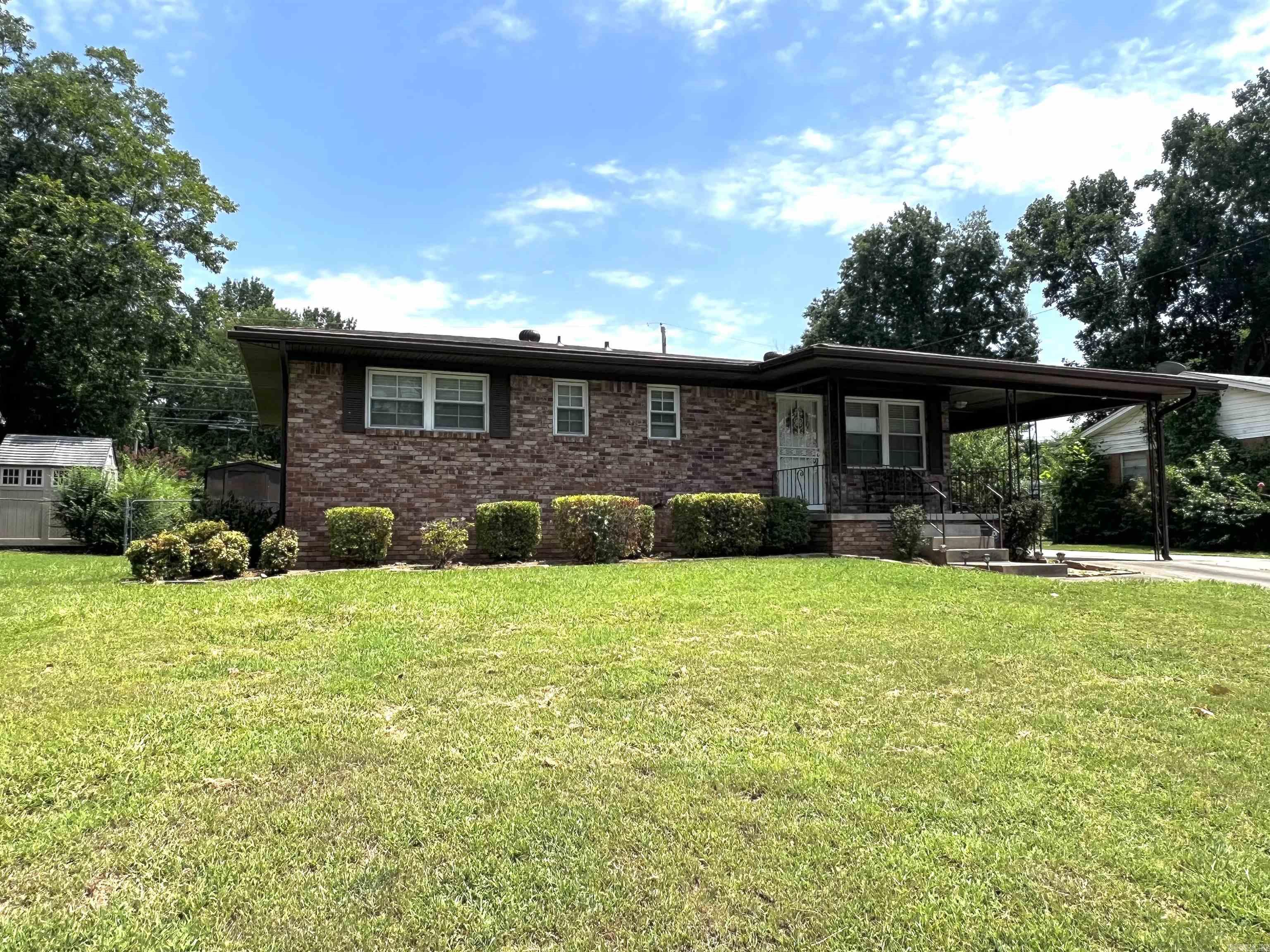 BROOKFIELD - Residential