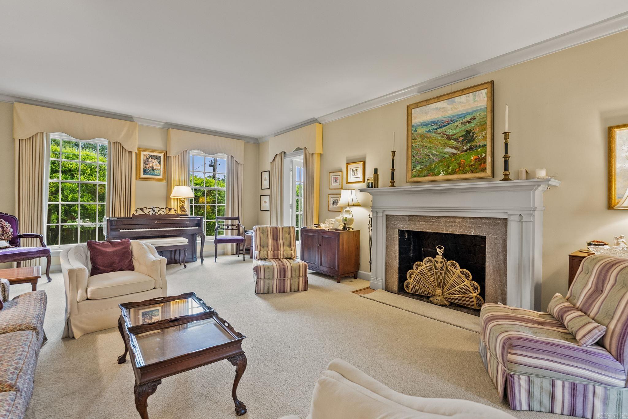 PINE MANOR - Residential