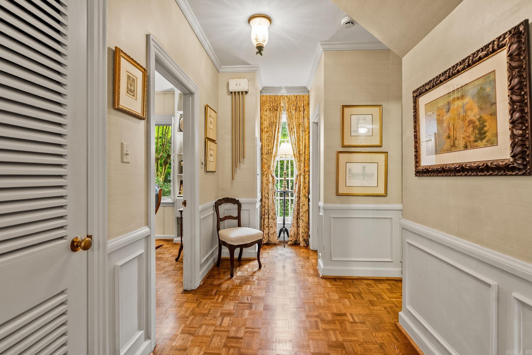 PINE MANOR - Residential
