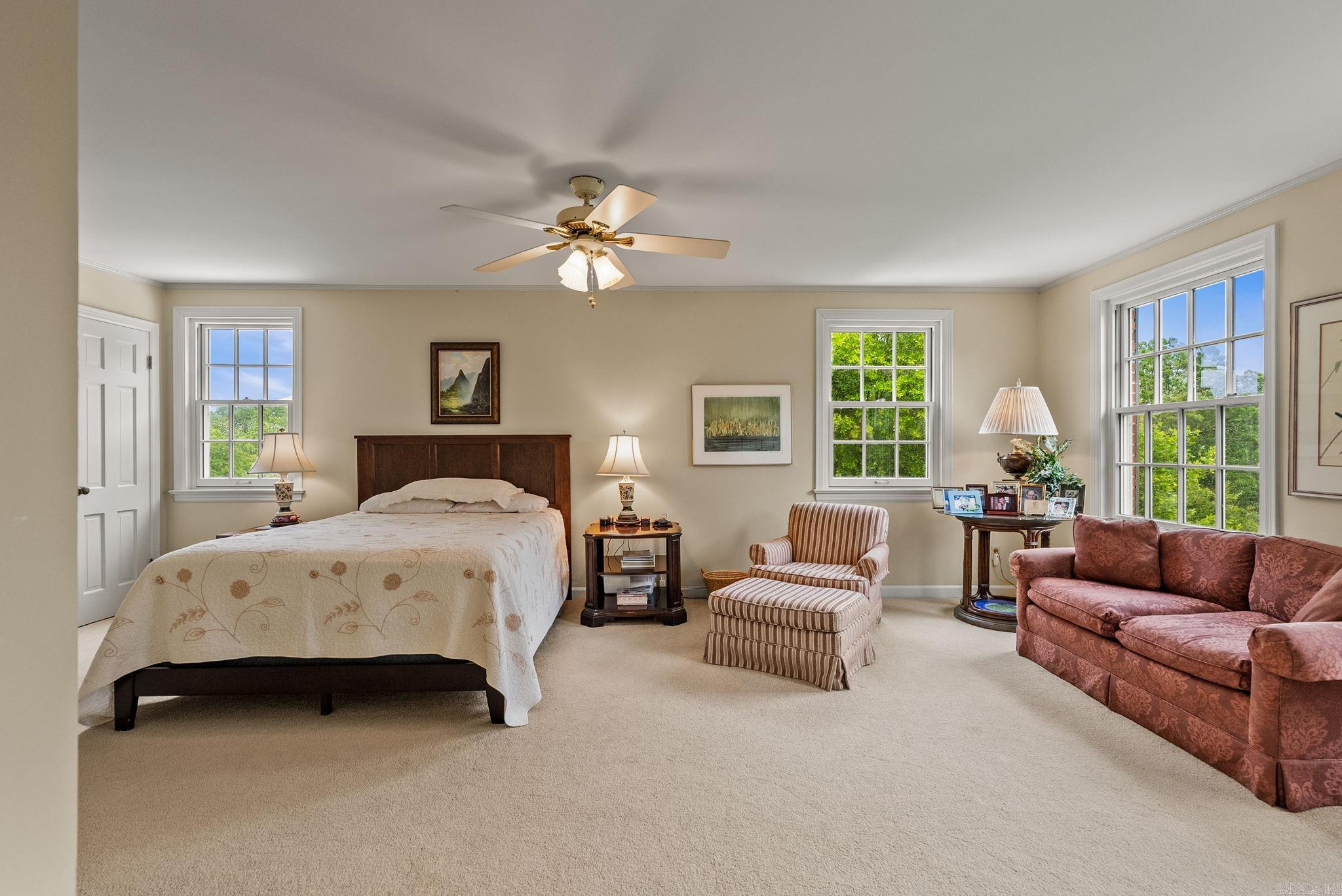 PINE MANOR - Residential