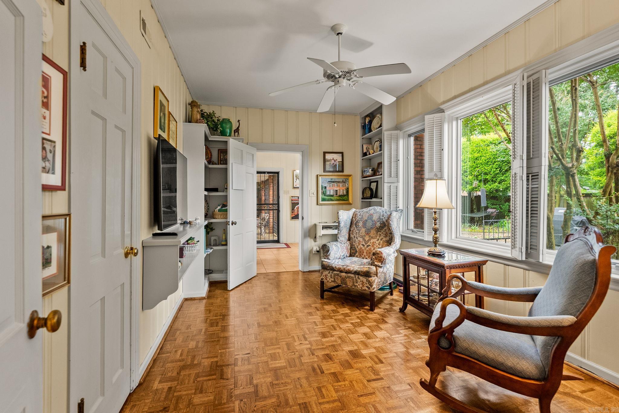 PINE MANOR - Residential