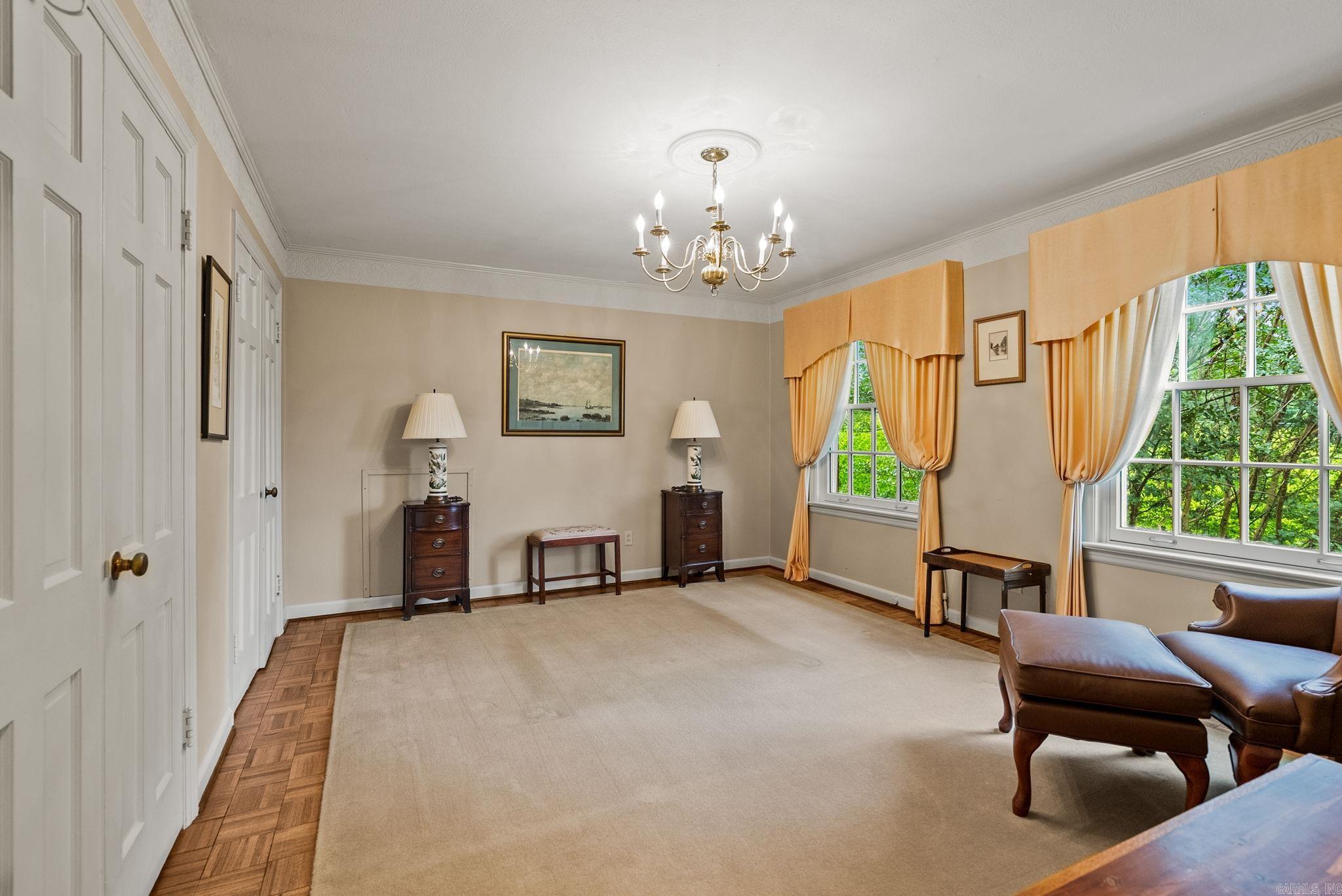 PINE MANOR - Residential