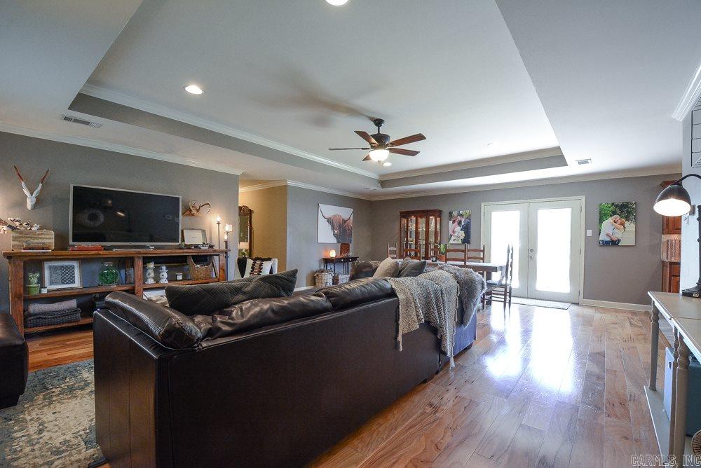 ARBOR OAKS - Residential