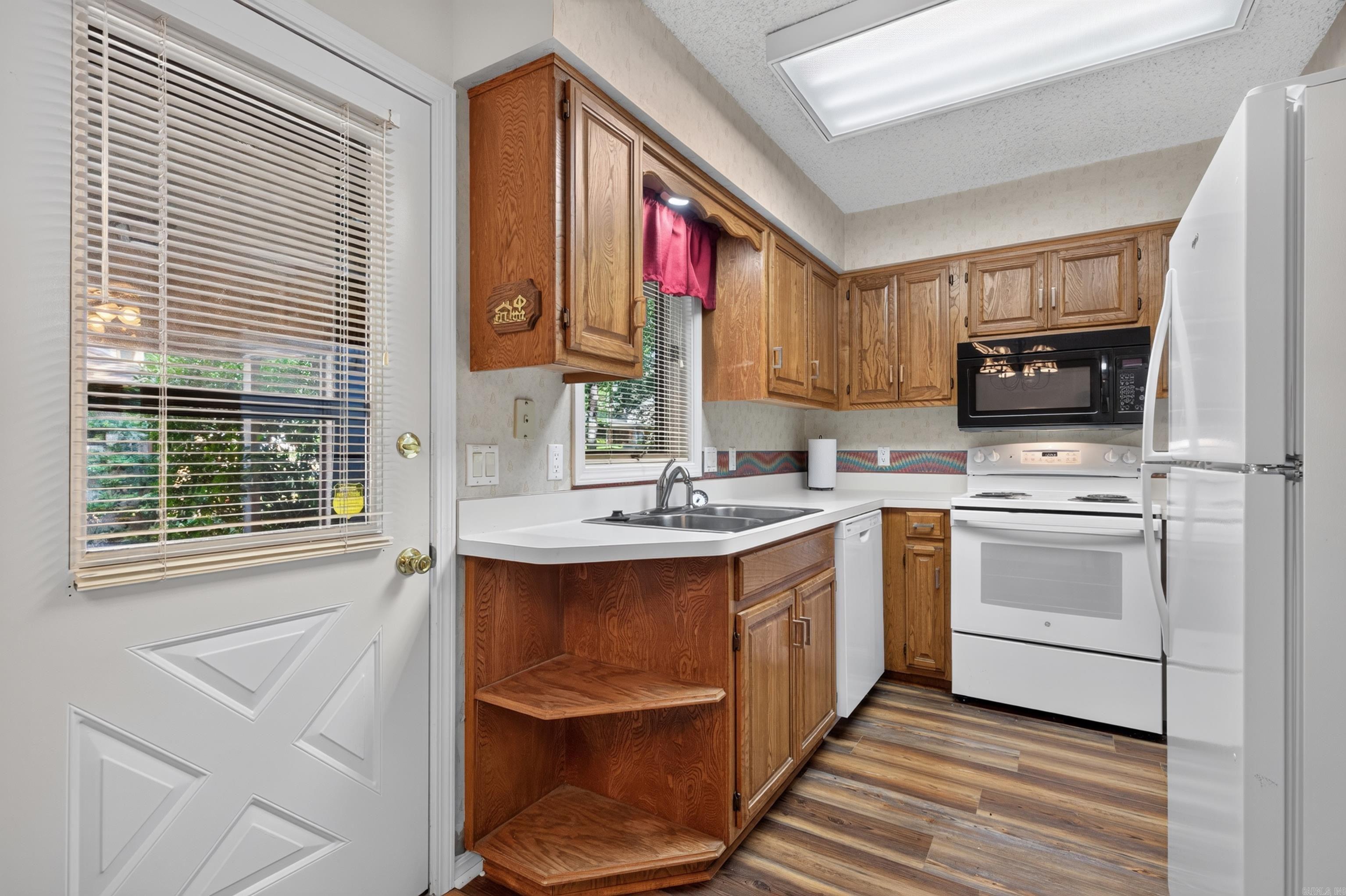 CORONADO COURTS - Residential