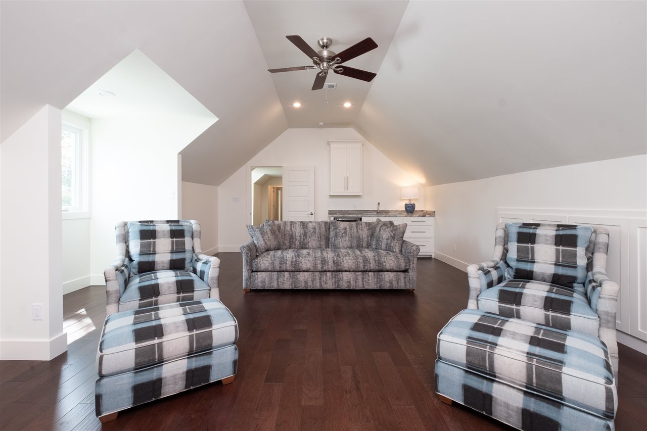 PLEASANT VALLEY - Residential