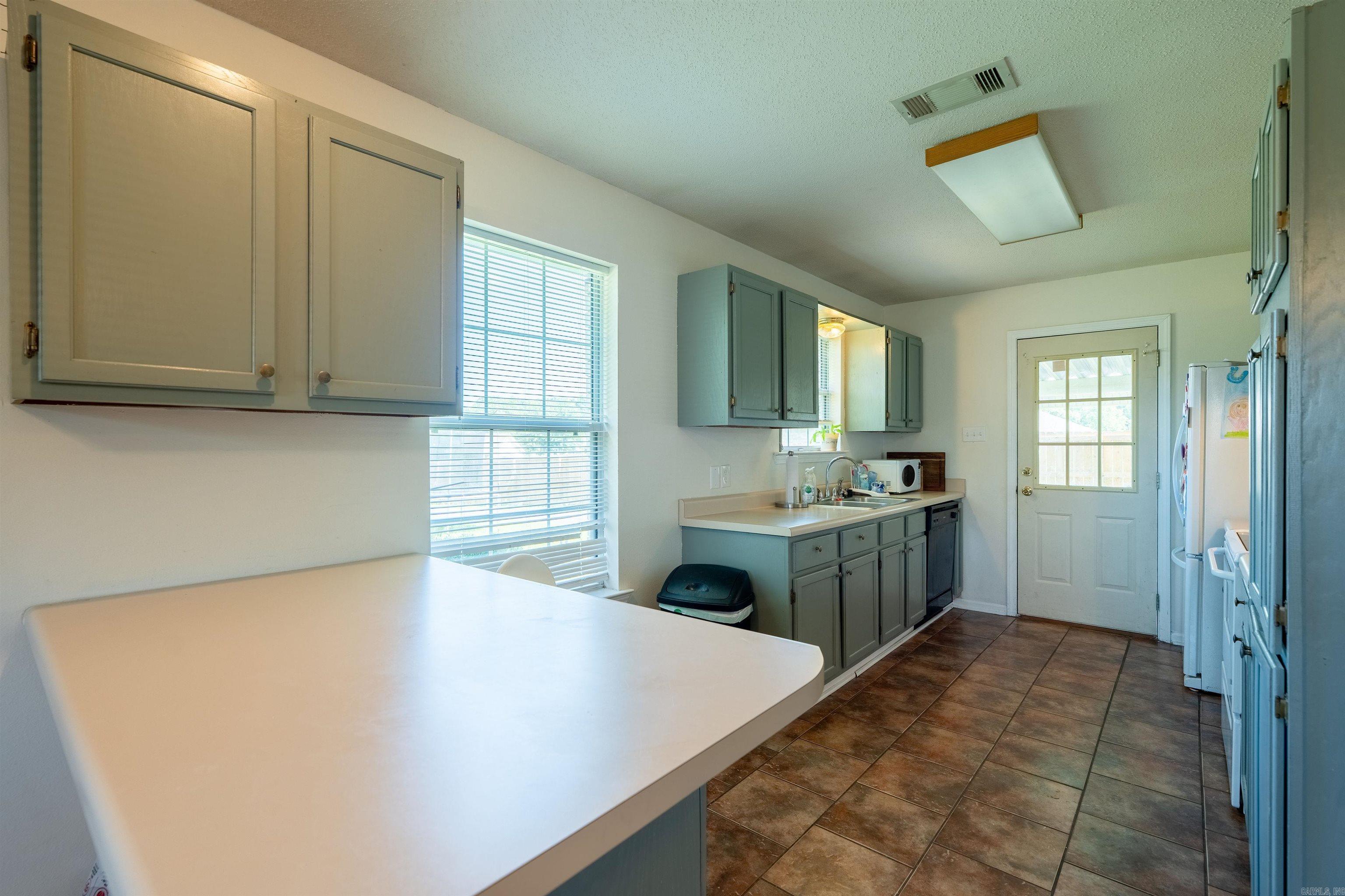 Summerview Terrace - Residential