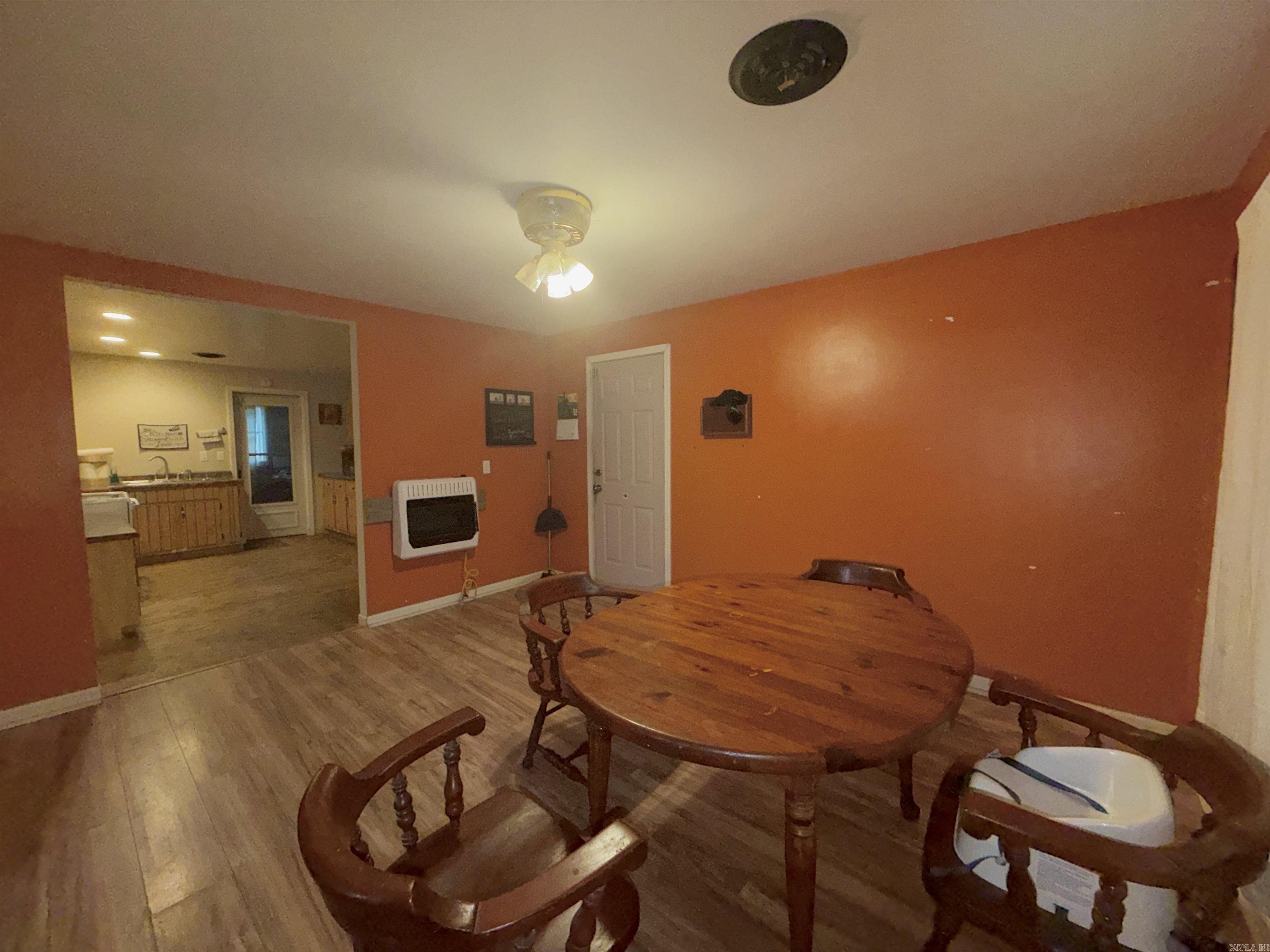 LOONEY - Residential