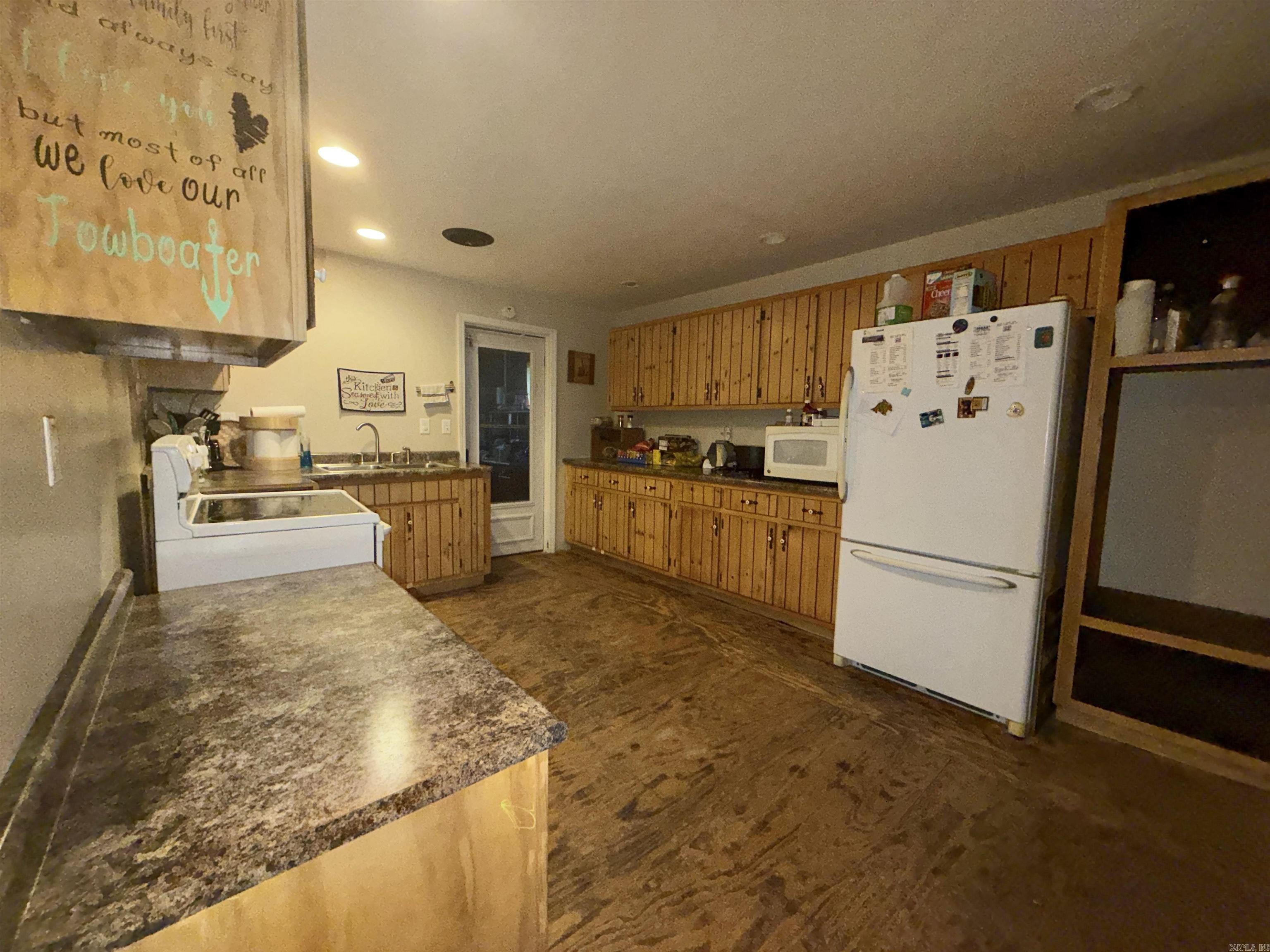 LOONEY - Residential