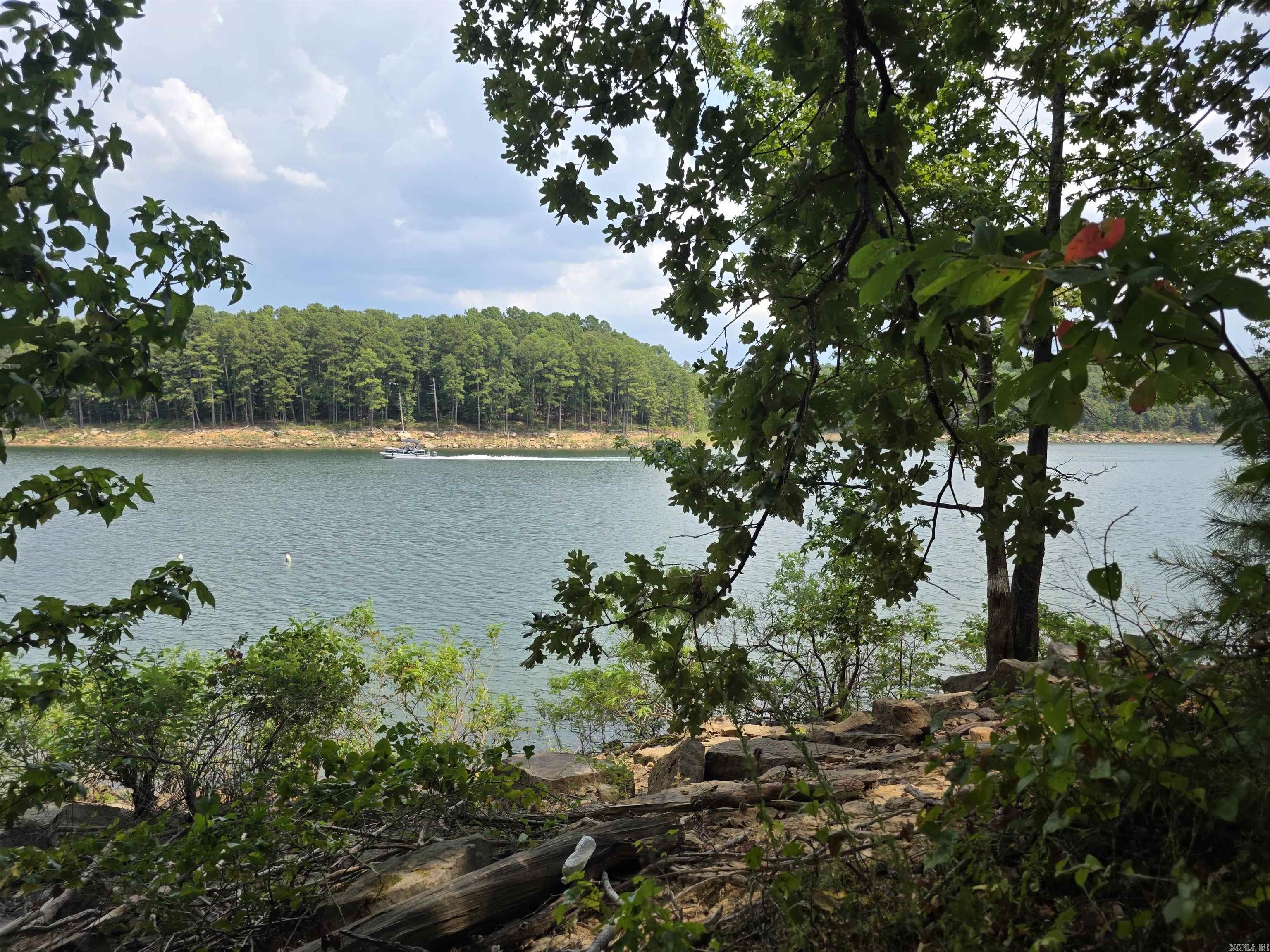 TWIN COVE ESTATES - LAKE - Residential