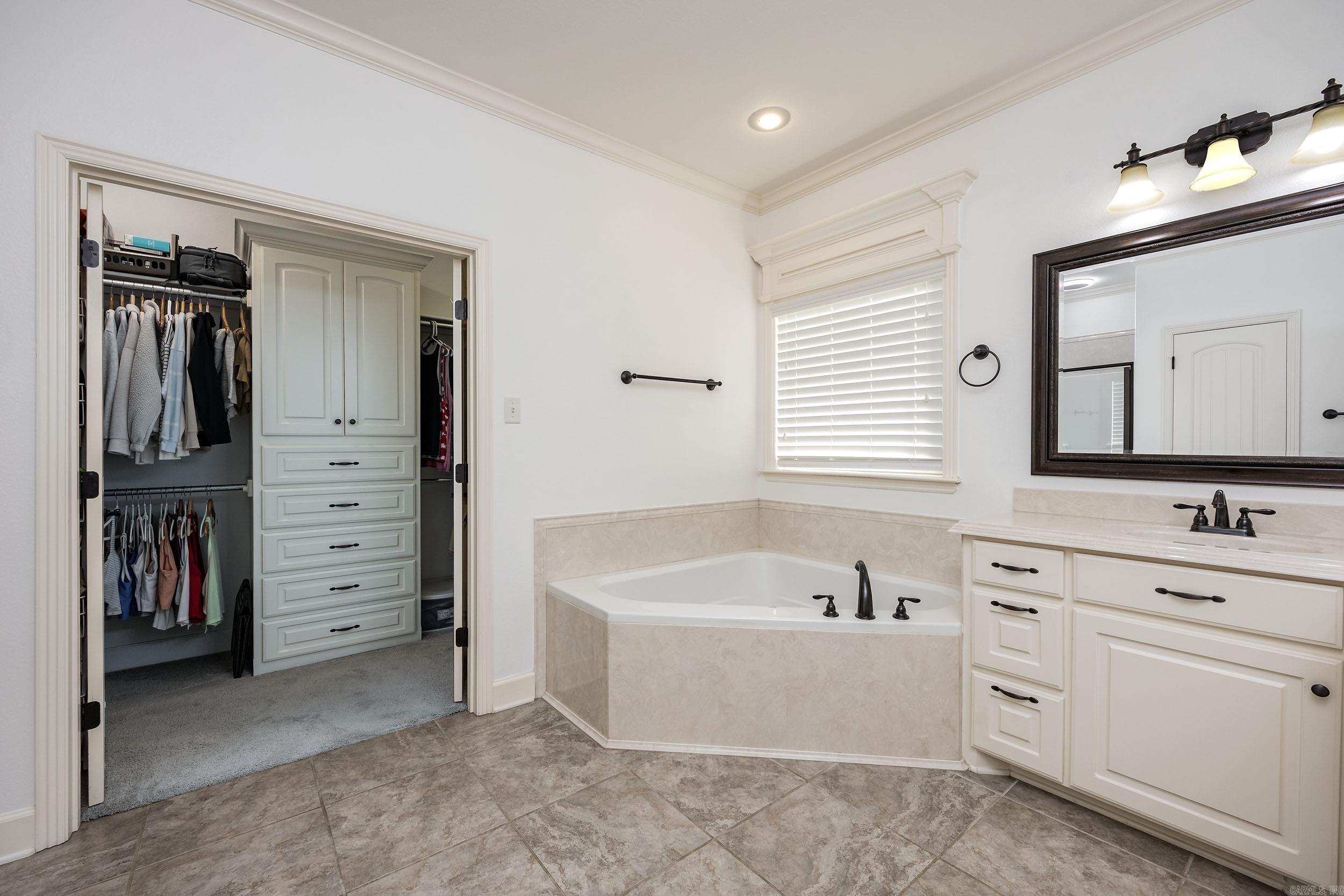 SHADOW CREEK - Residential