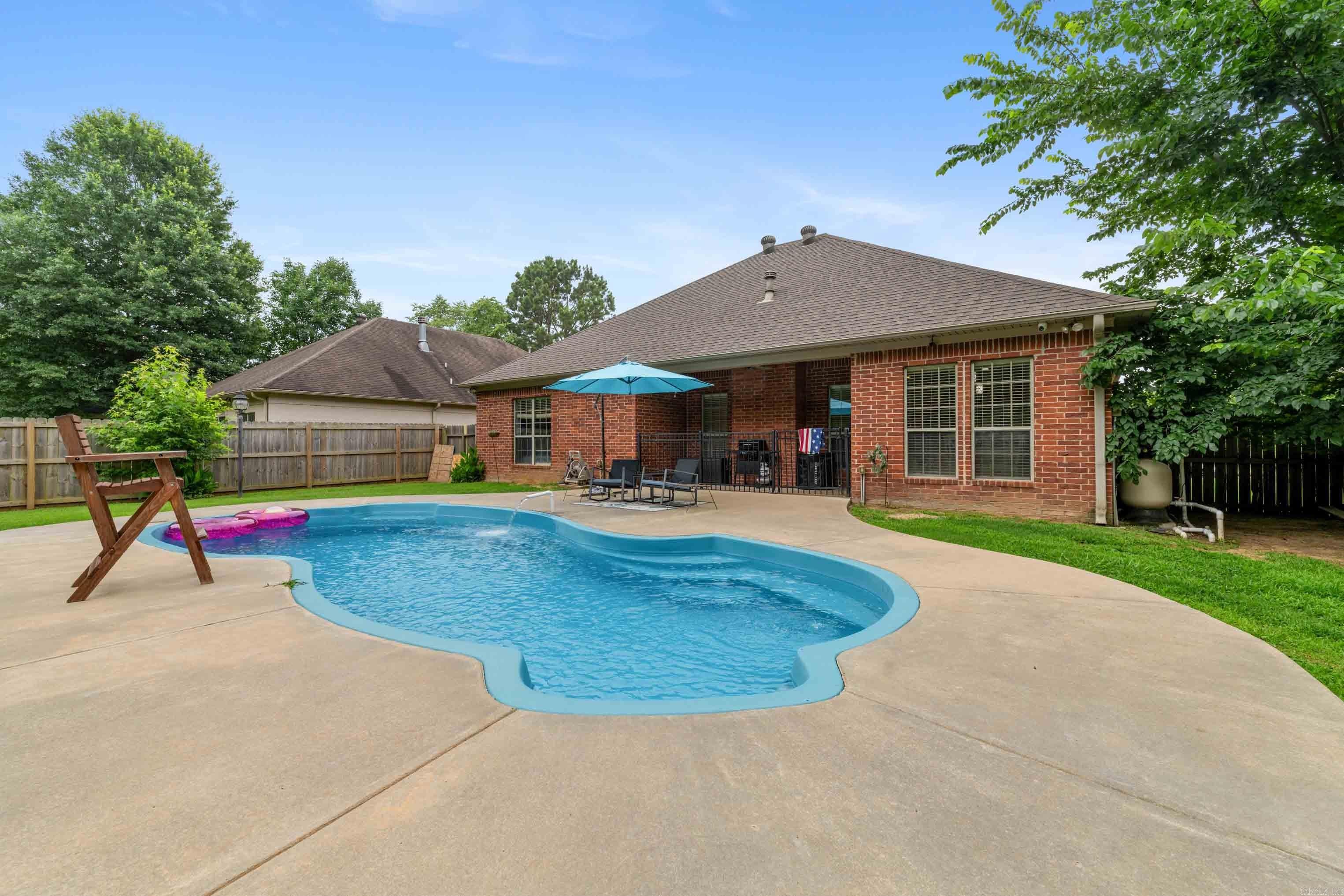 CLUB CREEK - Residential