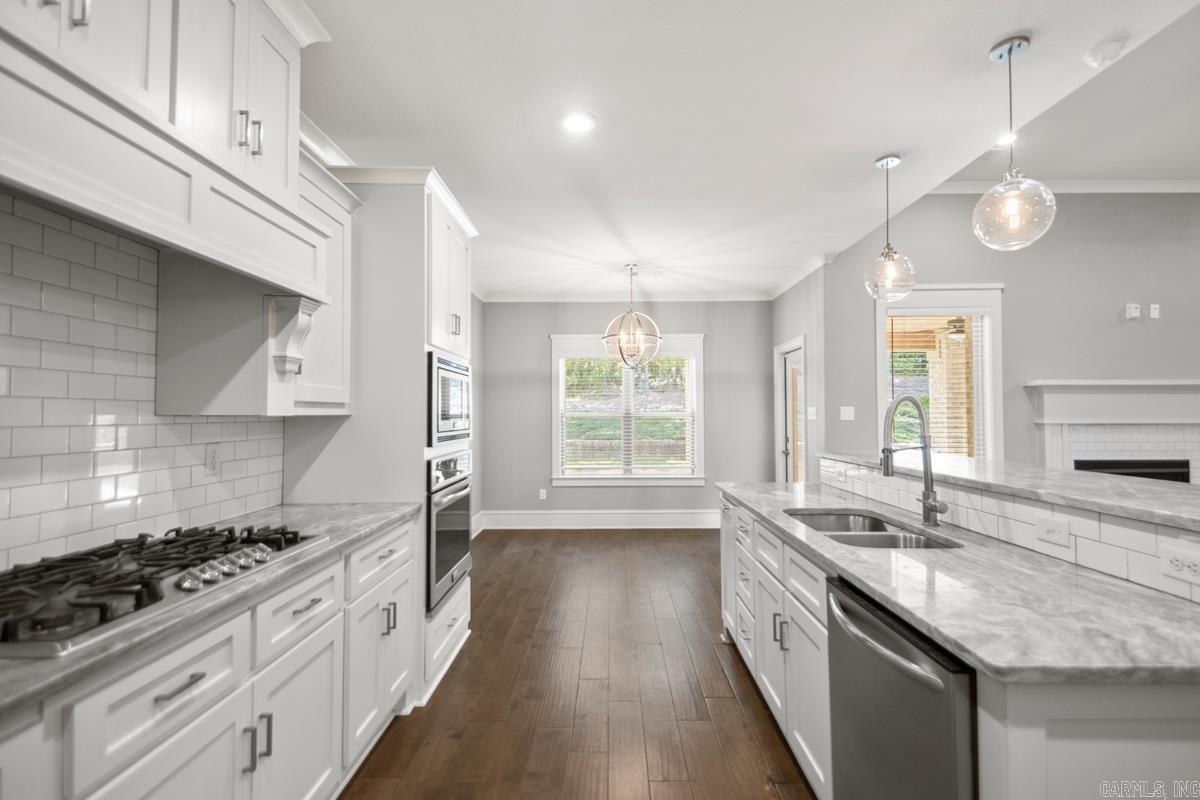 CHENAL VALLEY EPERNAY PLACE - Residential