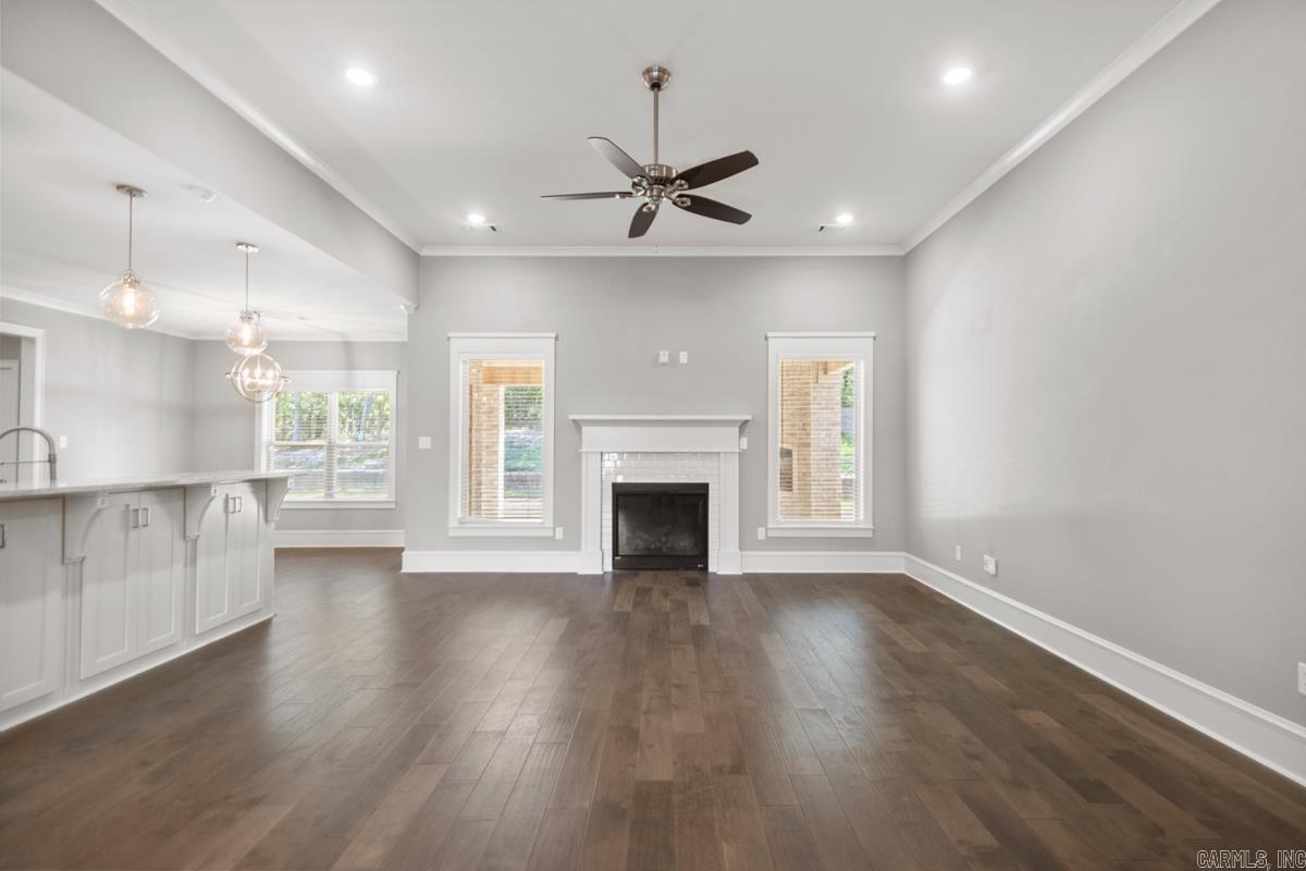 CHENAL VALLEY EPERNAY PLACE - Residential