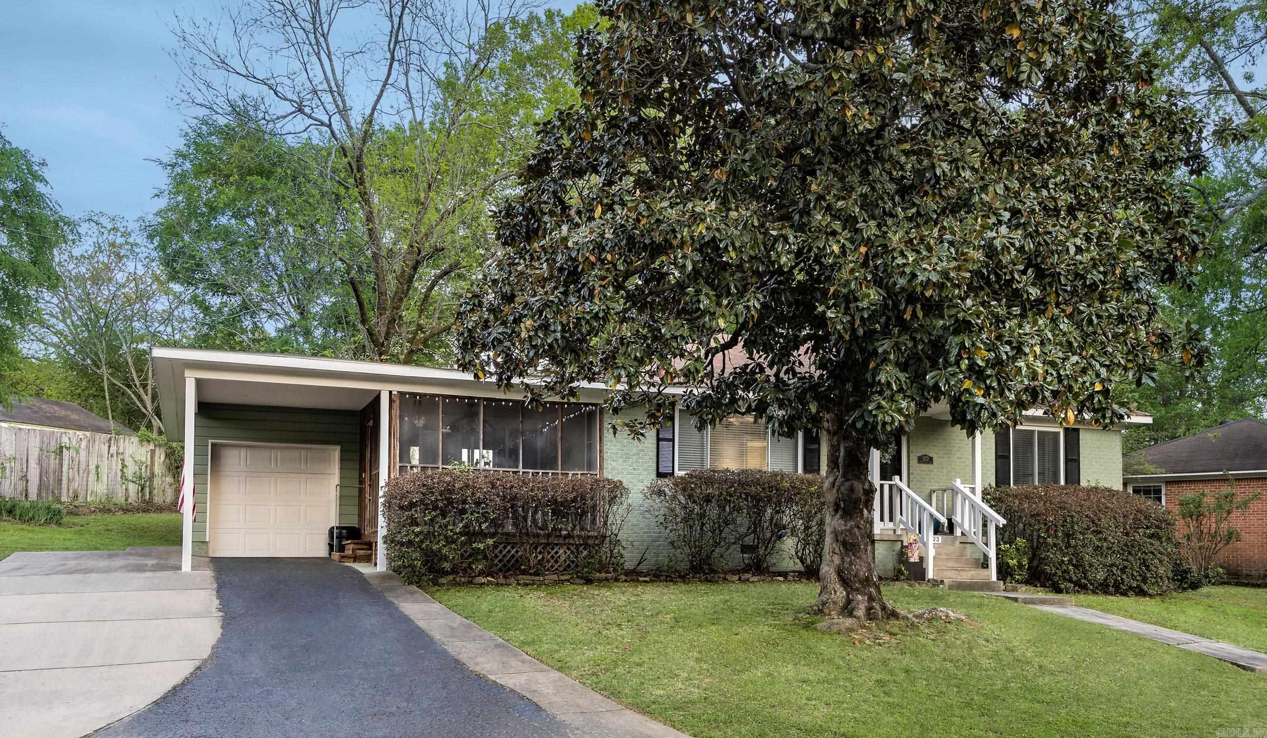 KINGWOOD PLACE - Residential