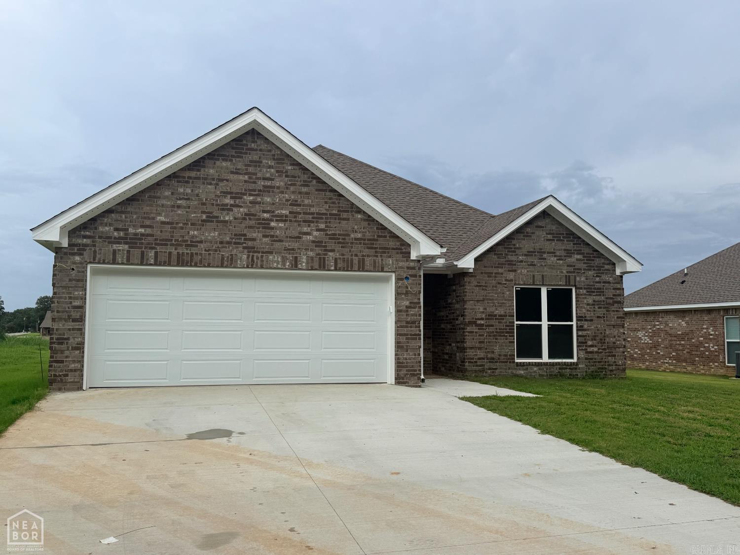 New Construction in Brookland, great starter home with room to grow. Laminate flooring throughout, quartz countertops and just minutes from Brookland Schools.
