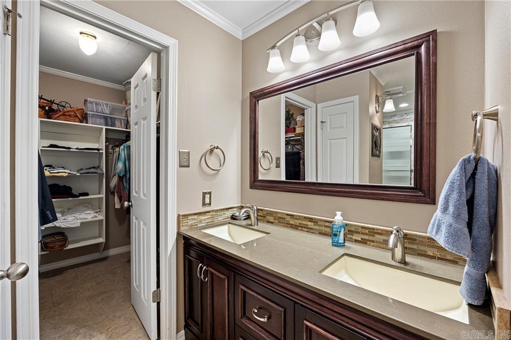 HICKORY HILLS - Residential