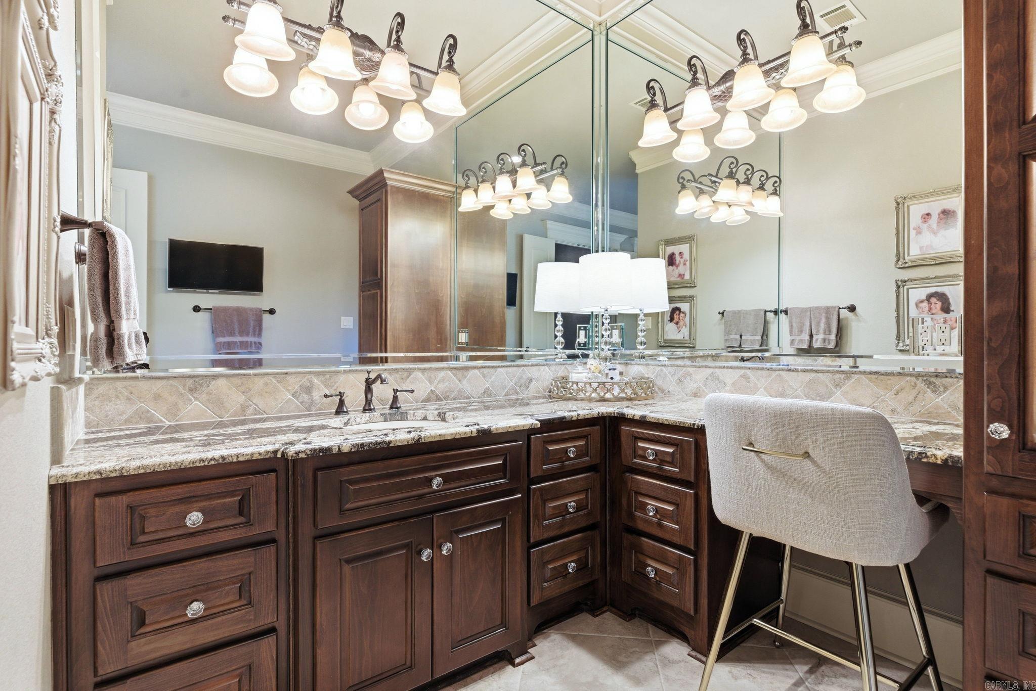 HUNTERS CHASE ESTATES - Residential