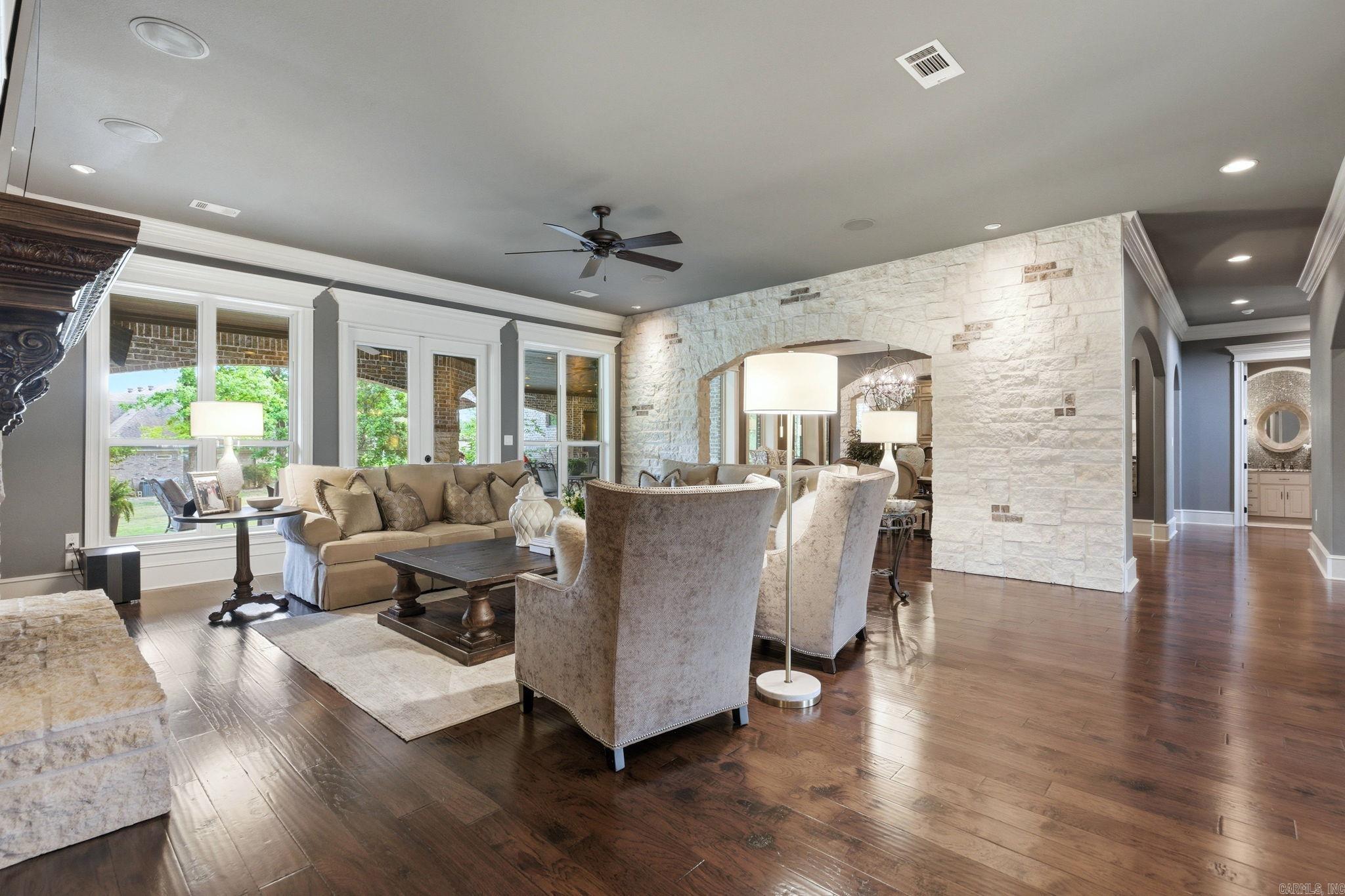 HUNTERS CHASE ESTATES - Residential