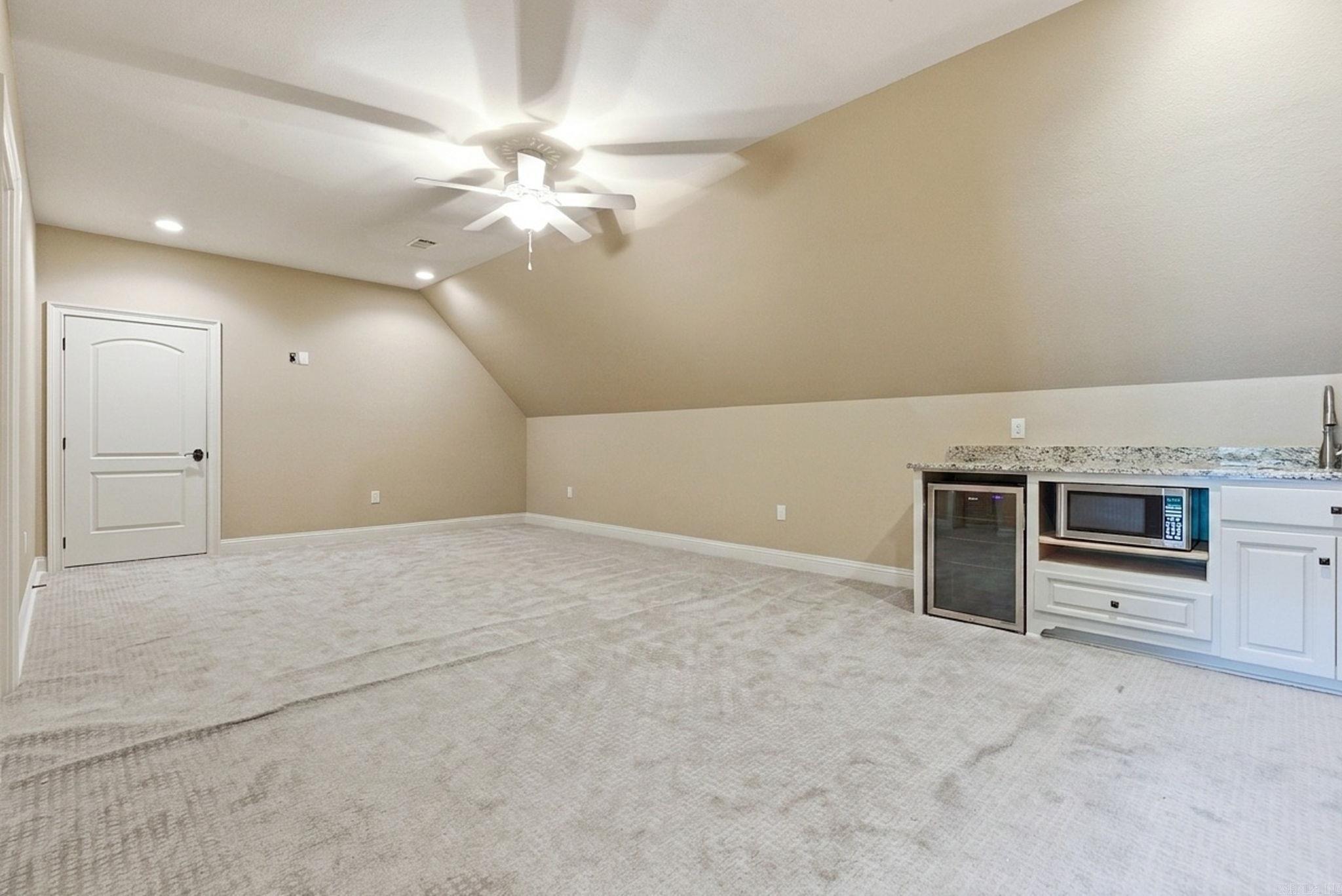 HUNTERS CHASE ESTATES - Residential