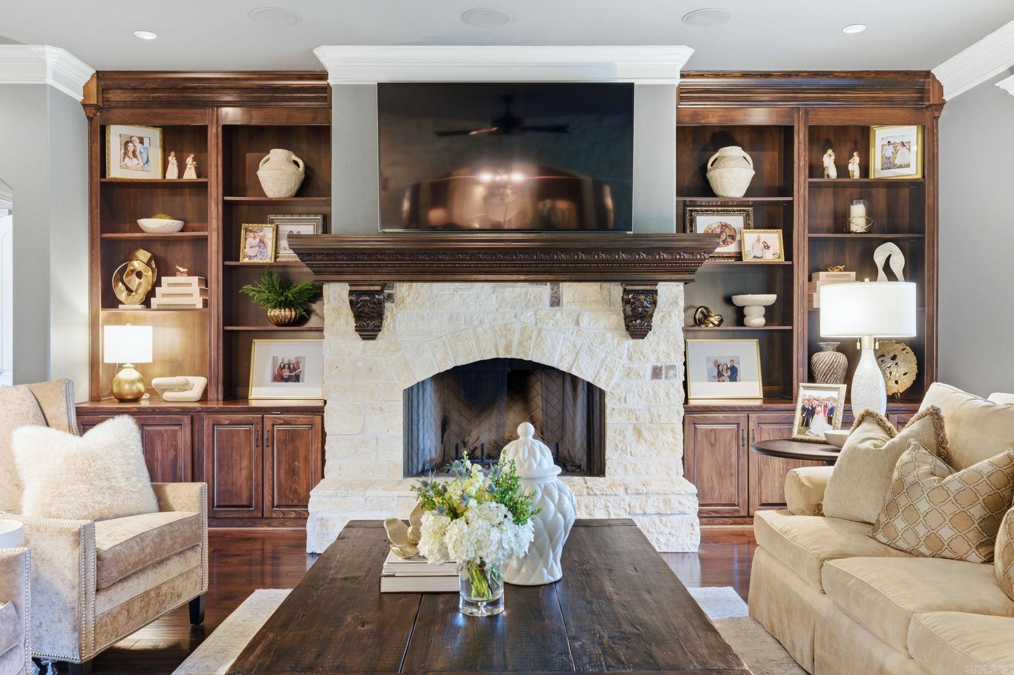 HUNTERS CHASE ESTATES - Residential