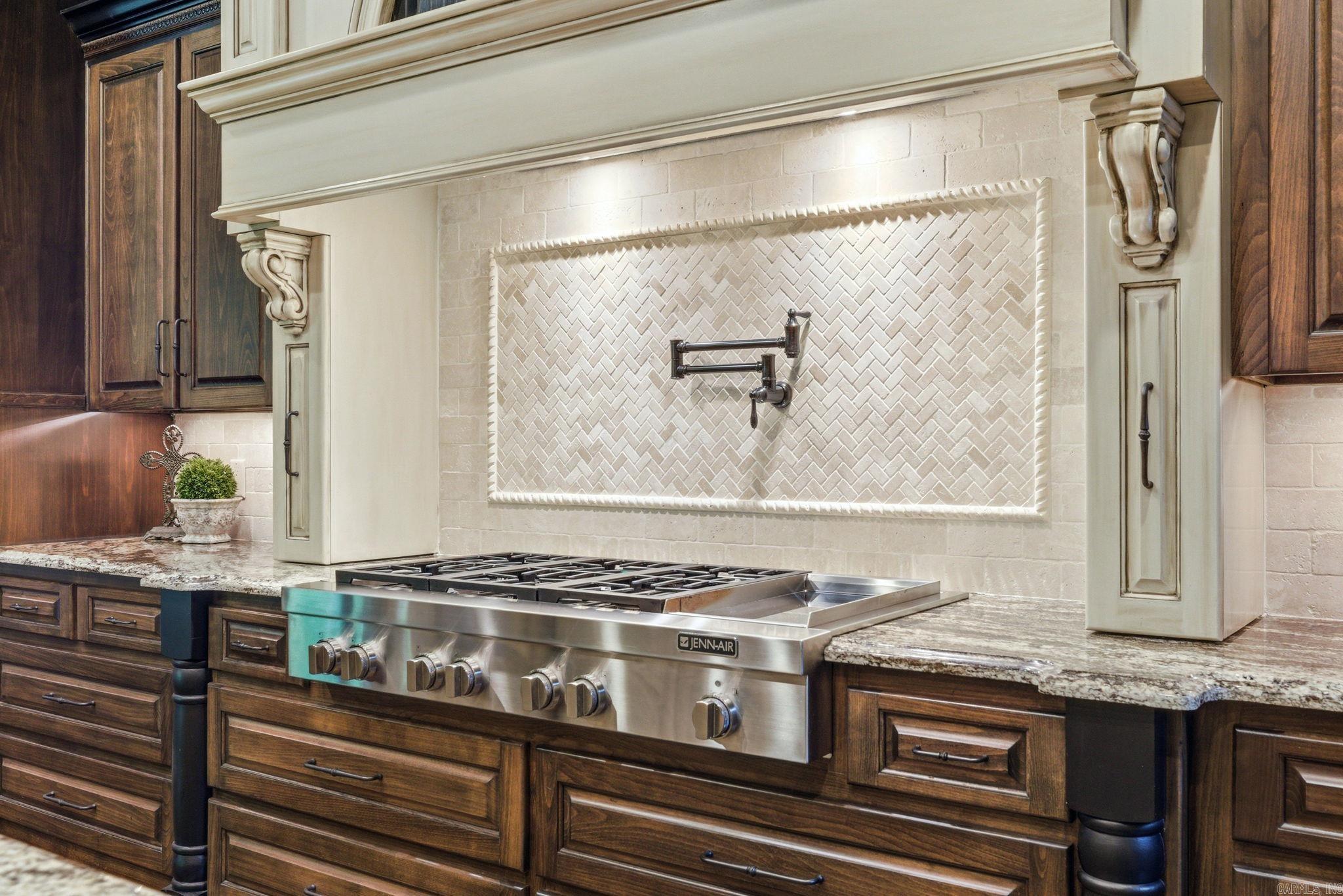 HUNTERS CHASE ESTATES - Residential