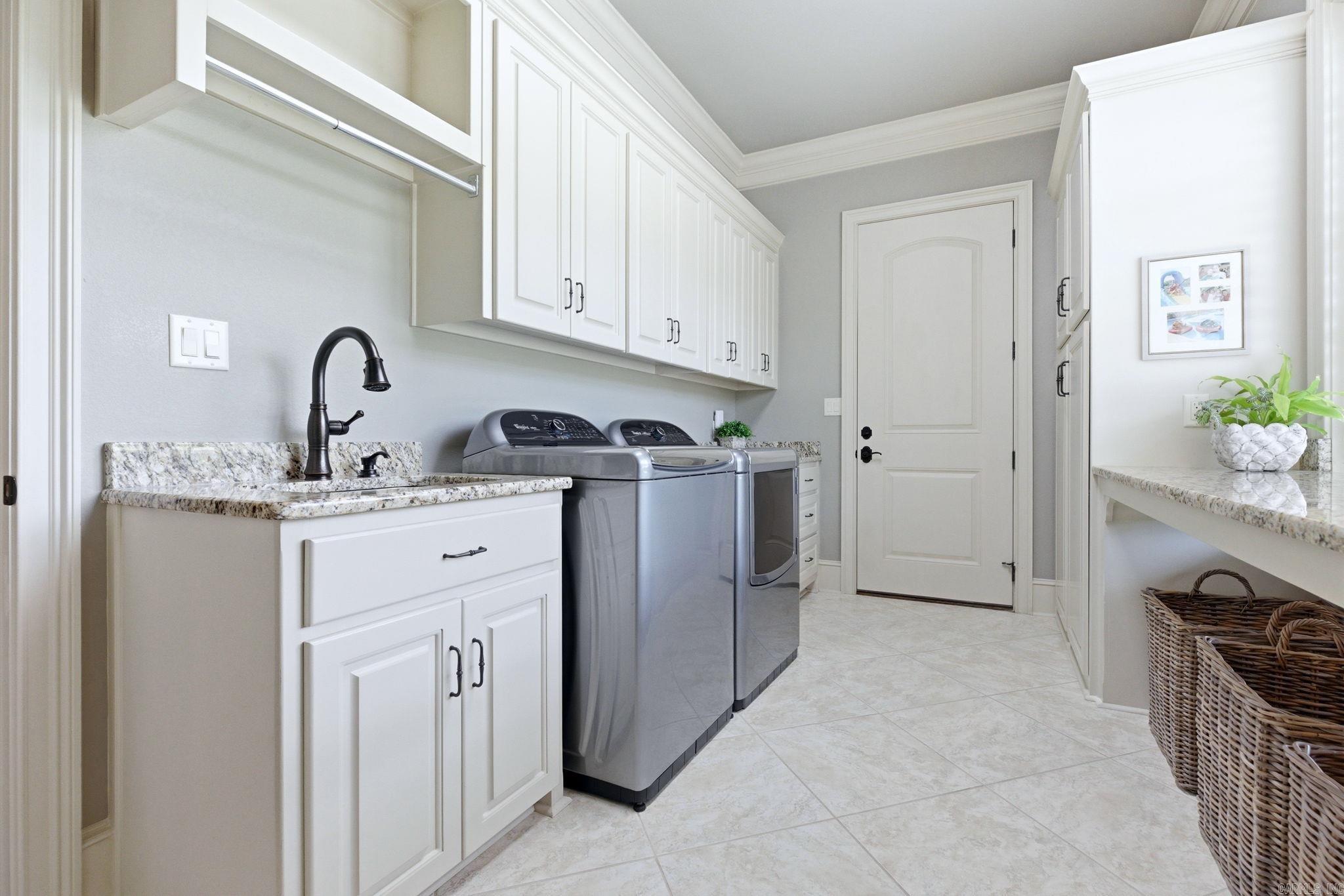 HUNTERS CHASE ESTATES - Residential