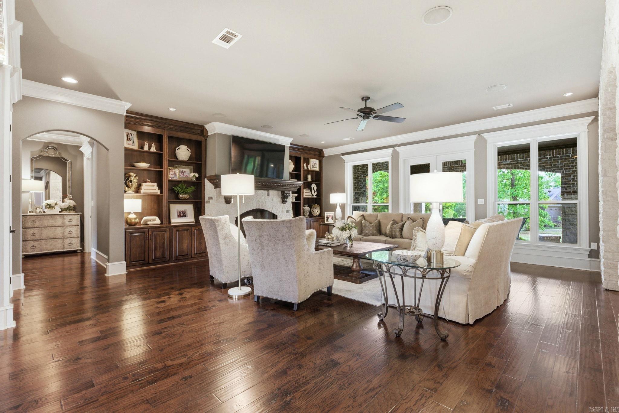 HUNTERS CHASE ESTATES - Residential