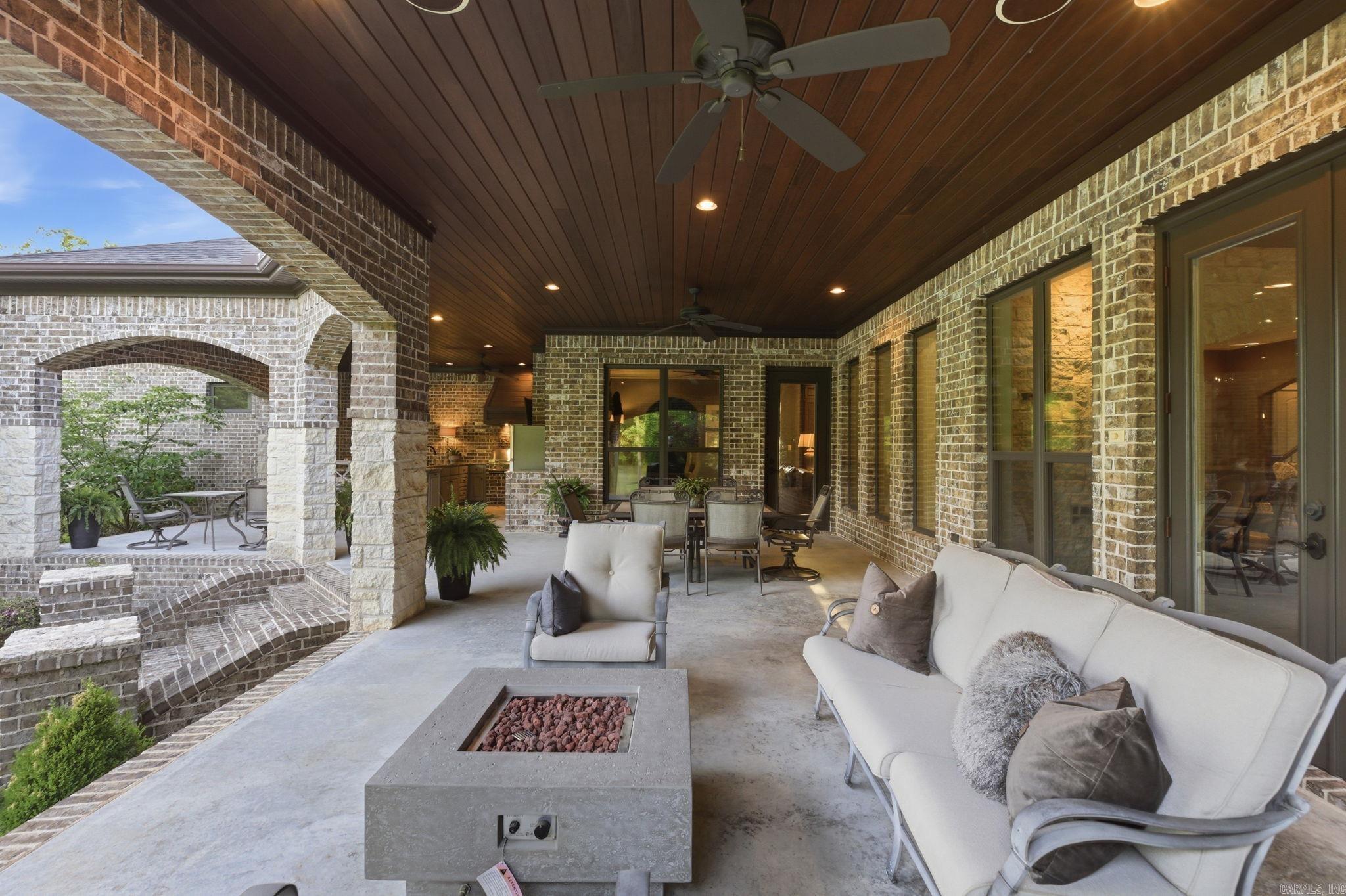 HUNTERS CHASE ESTATES - Residential