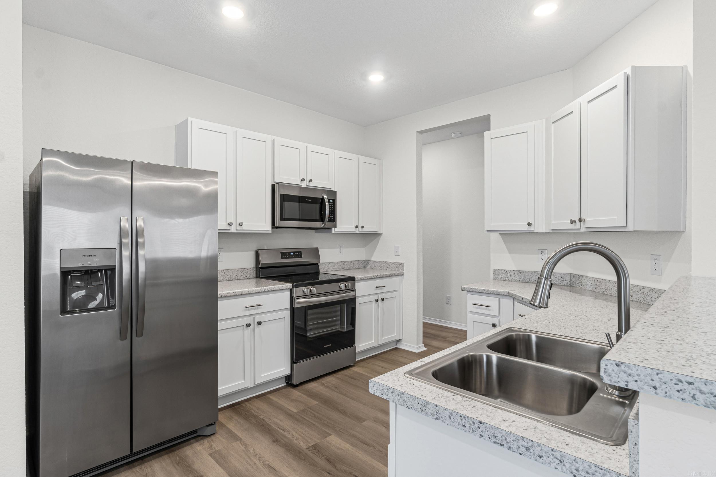 DEERFIELD ESTATES - Residential