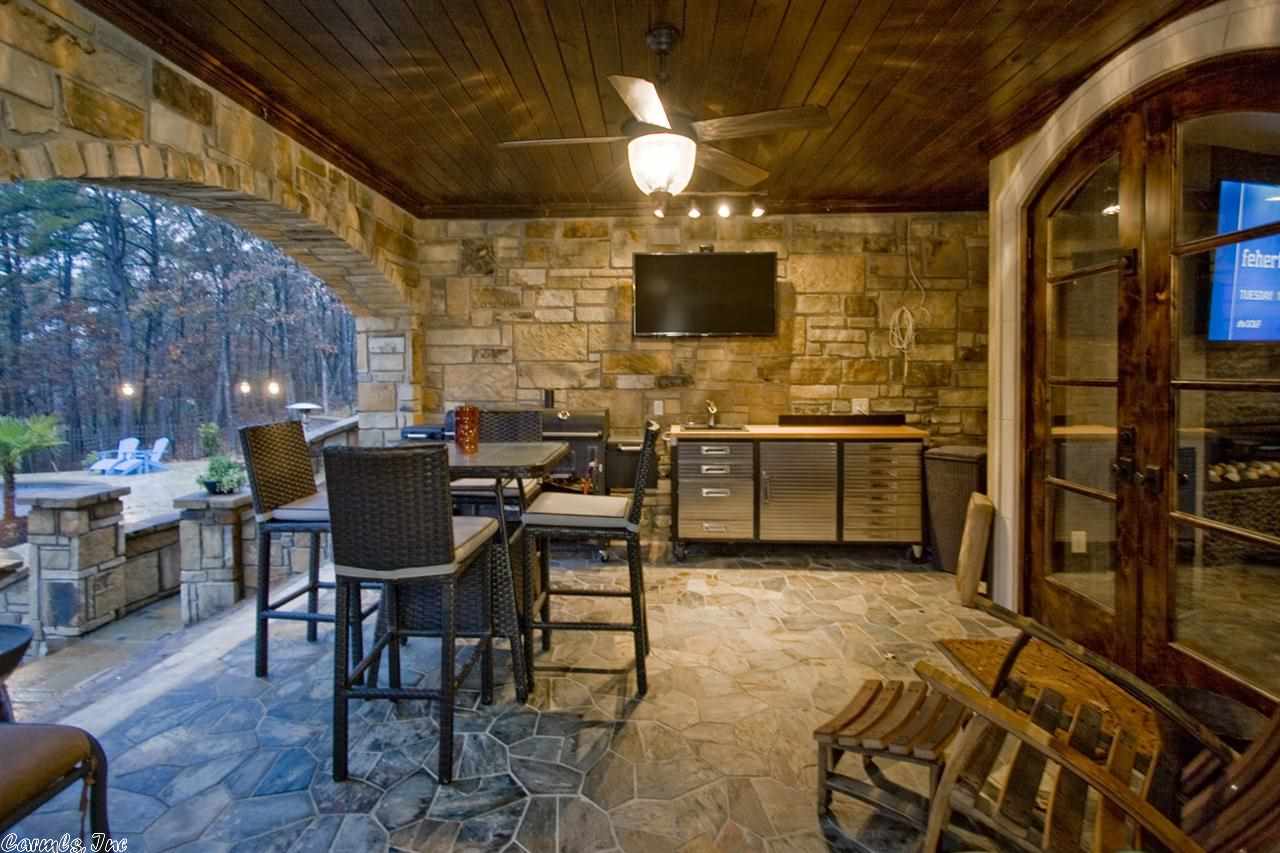CHENAL DOWNS - Residential