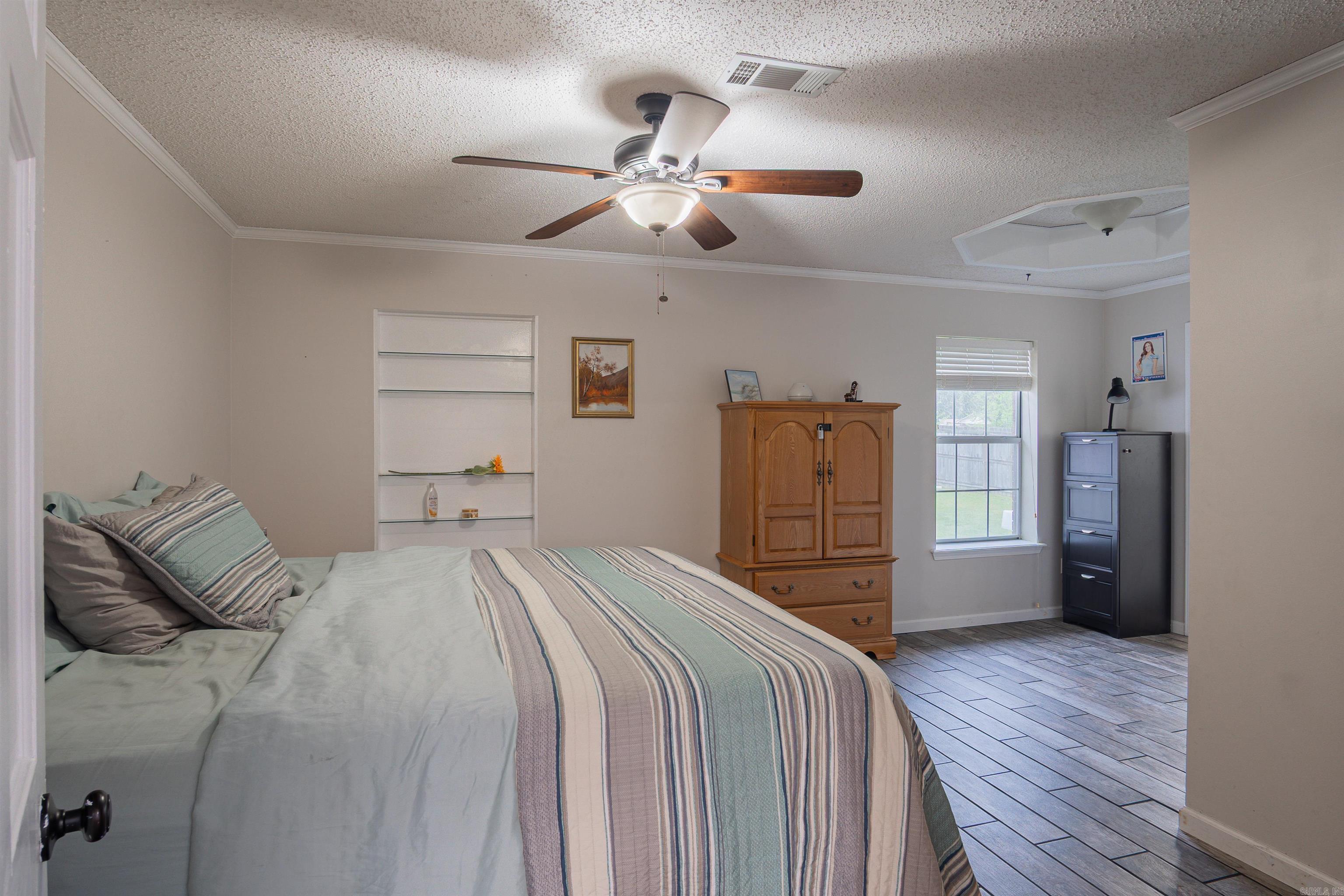 COUNTRY WOOD SUB UNIT - Residential