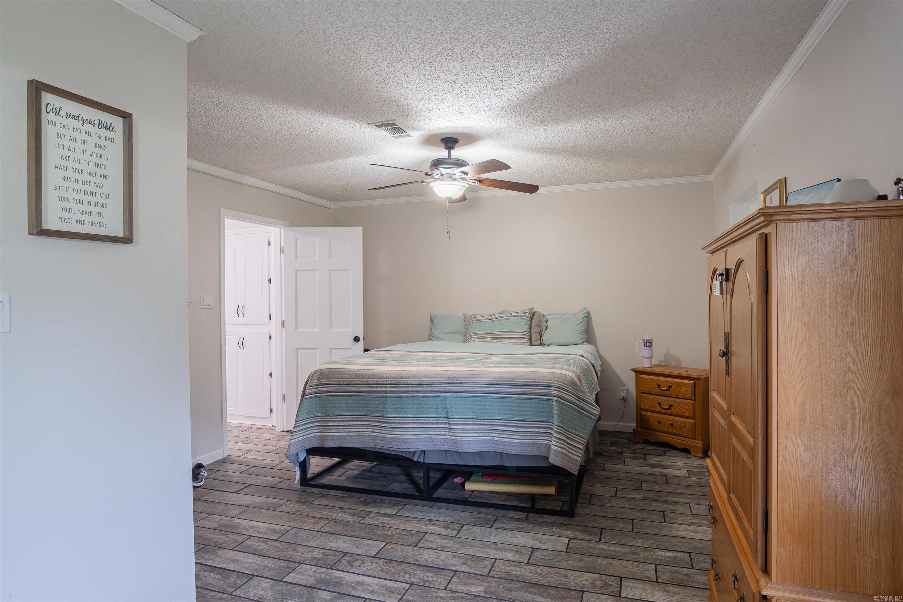 COUNTRY WOOD SUB UNIT - Residential