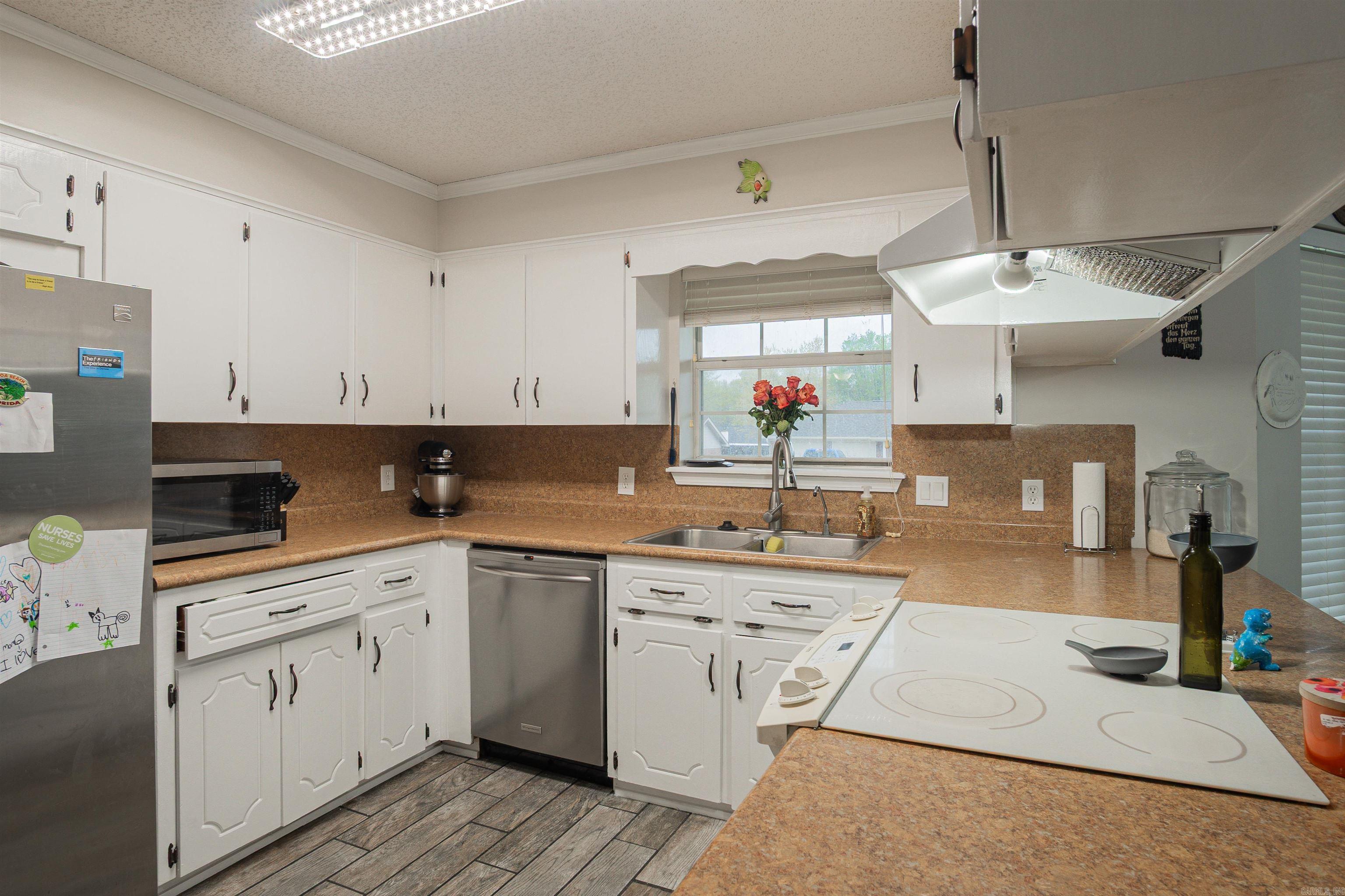 COUNTRY WOOD SUB UNIT - Residential