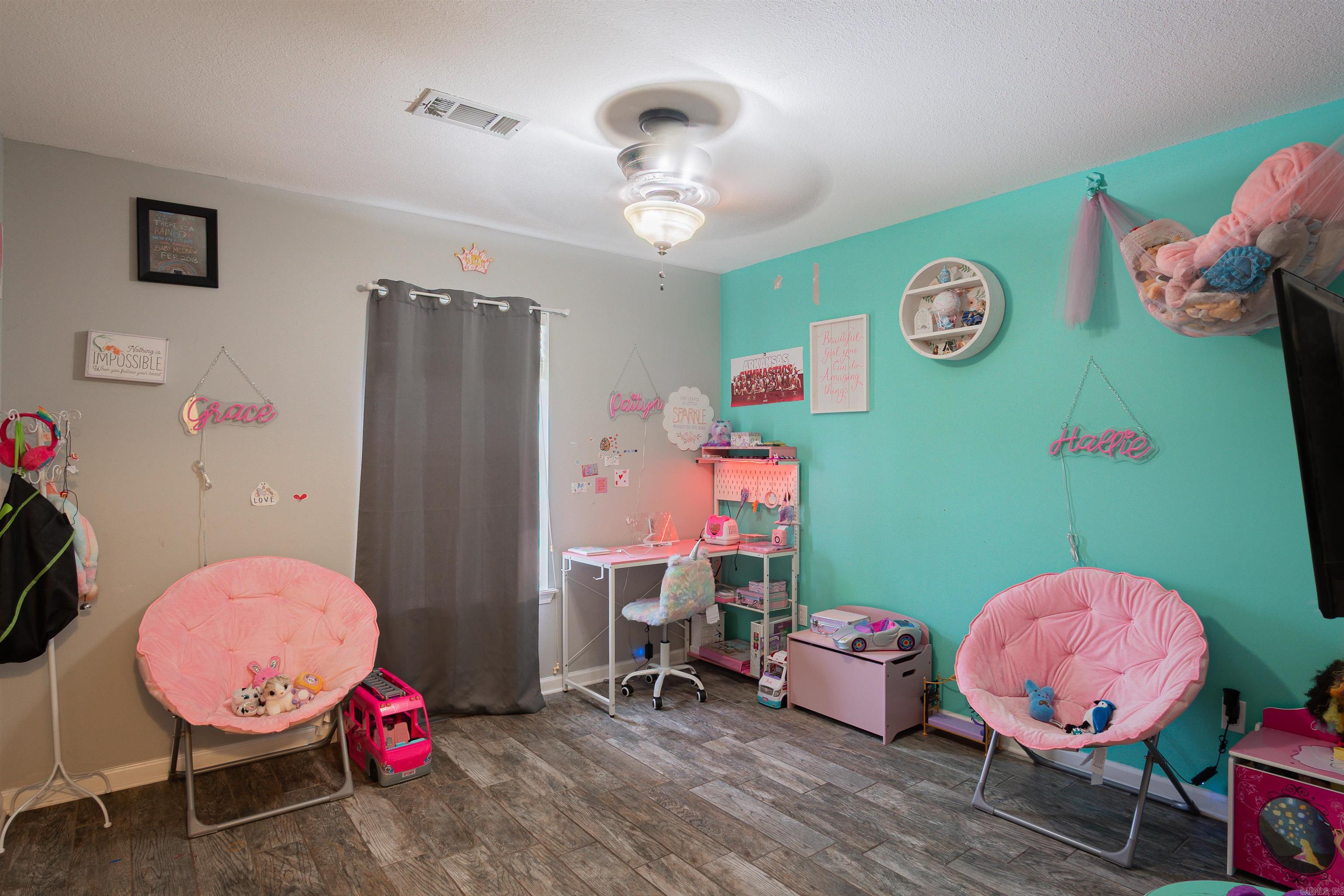 COUNTRY WOOD SUB UNIT - Residential