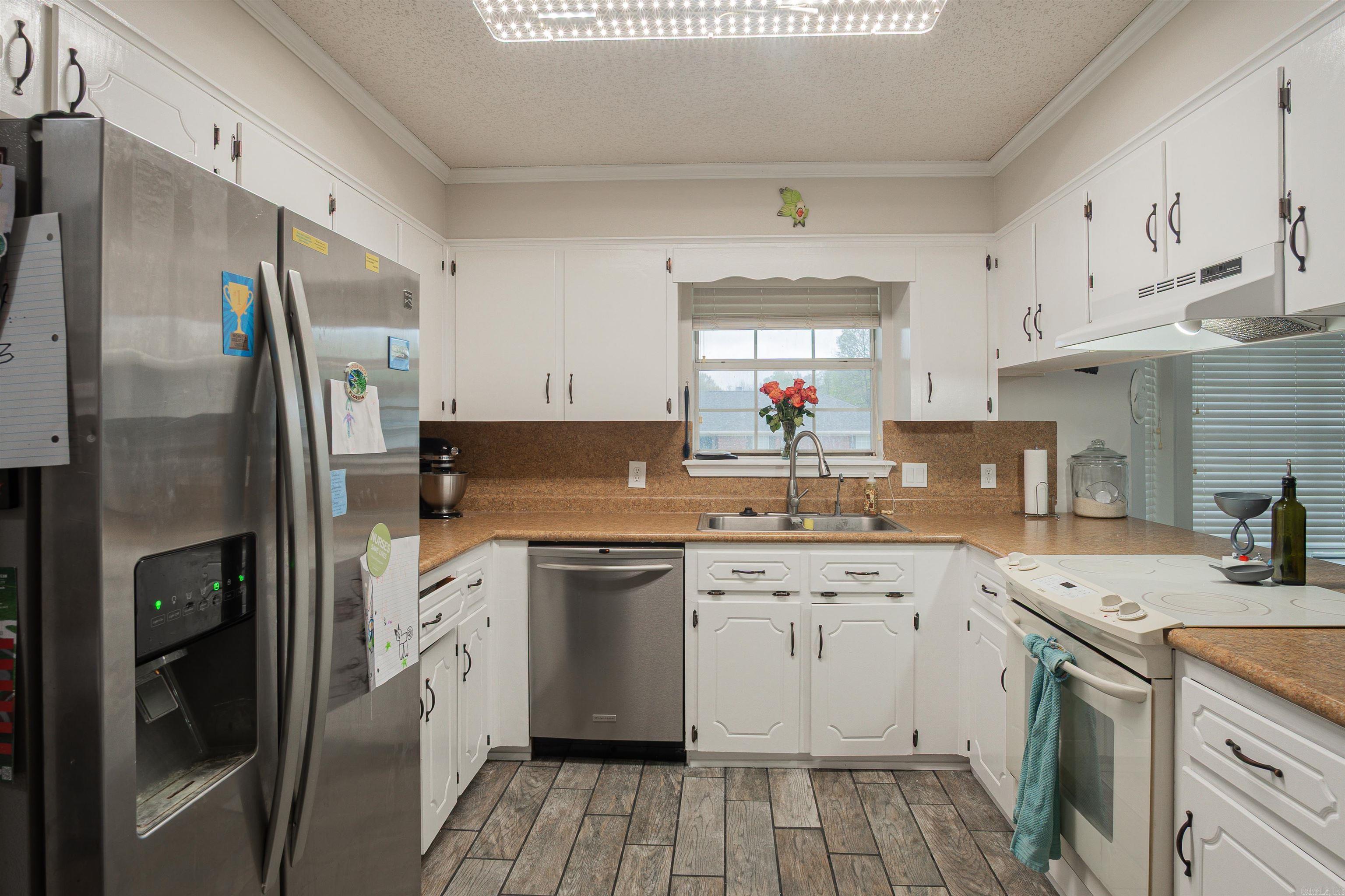 COUNTRY WOOD SUB UNIT - Residential