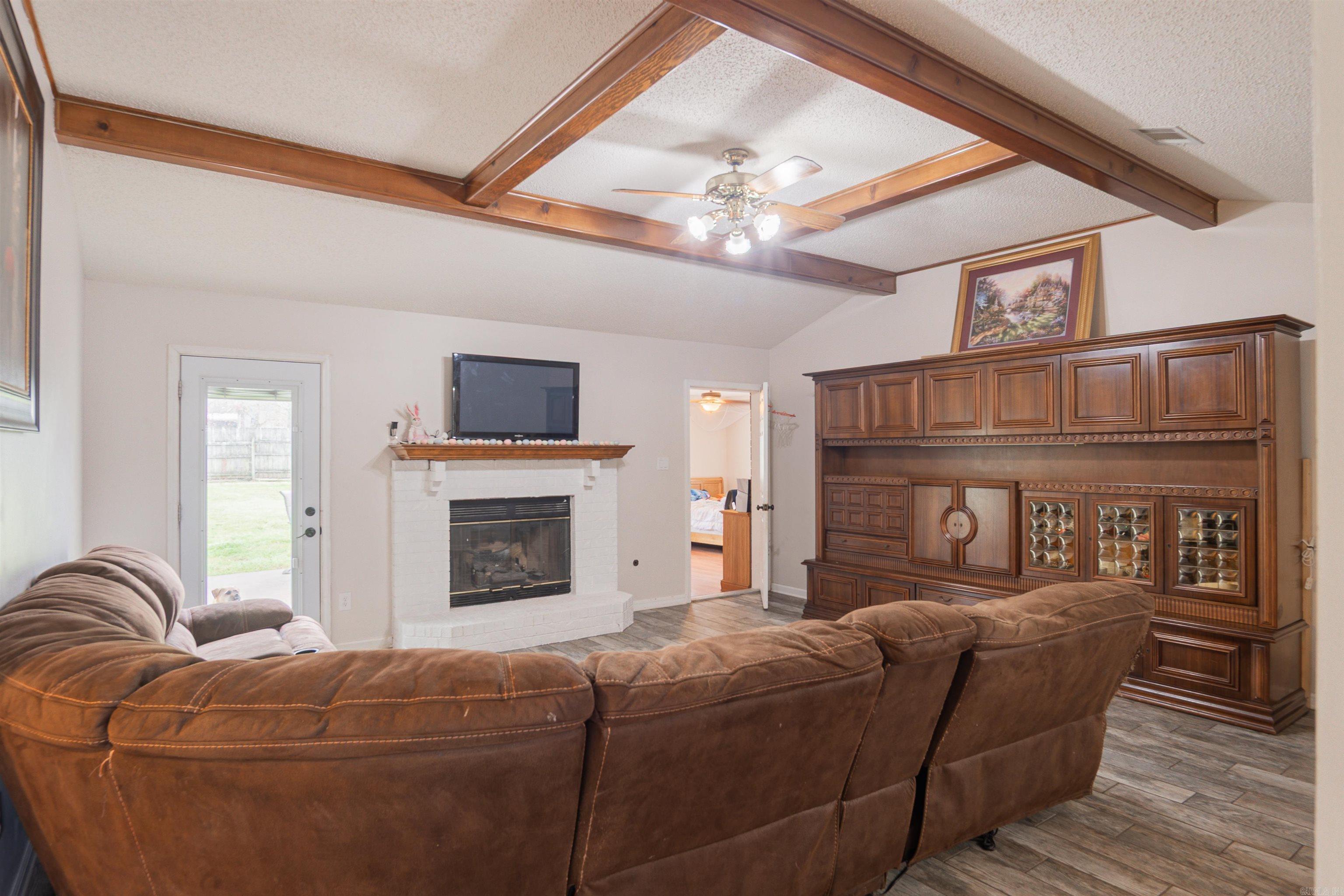 COUNTRY WOOD SUB UNIT - Residential