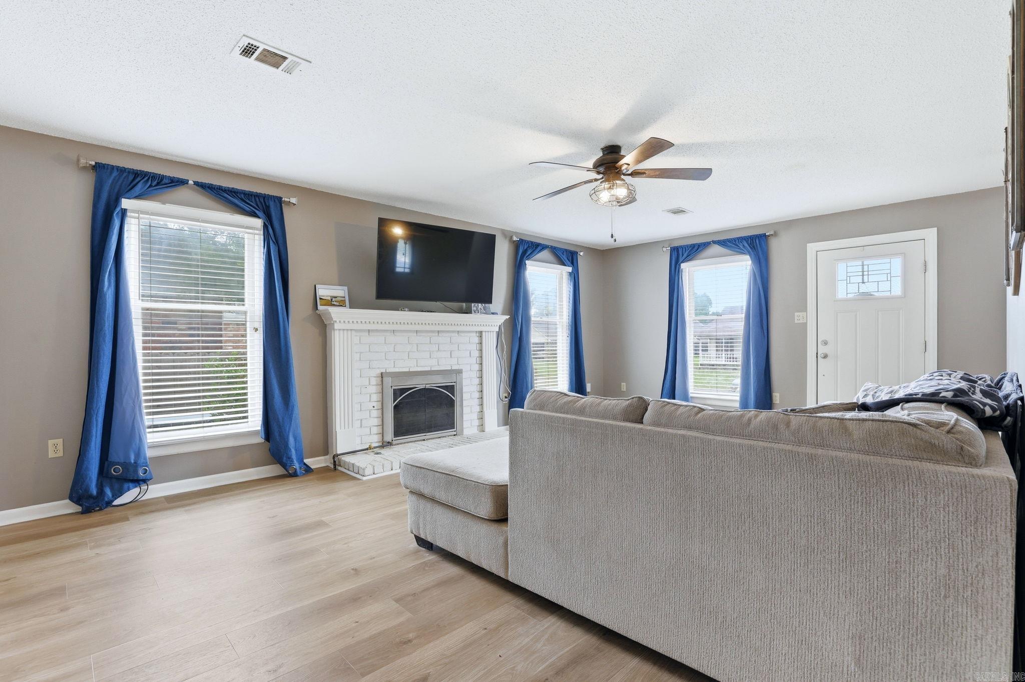 RIVER OAKS - Residential
