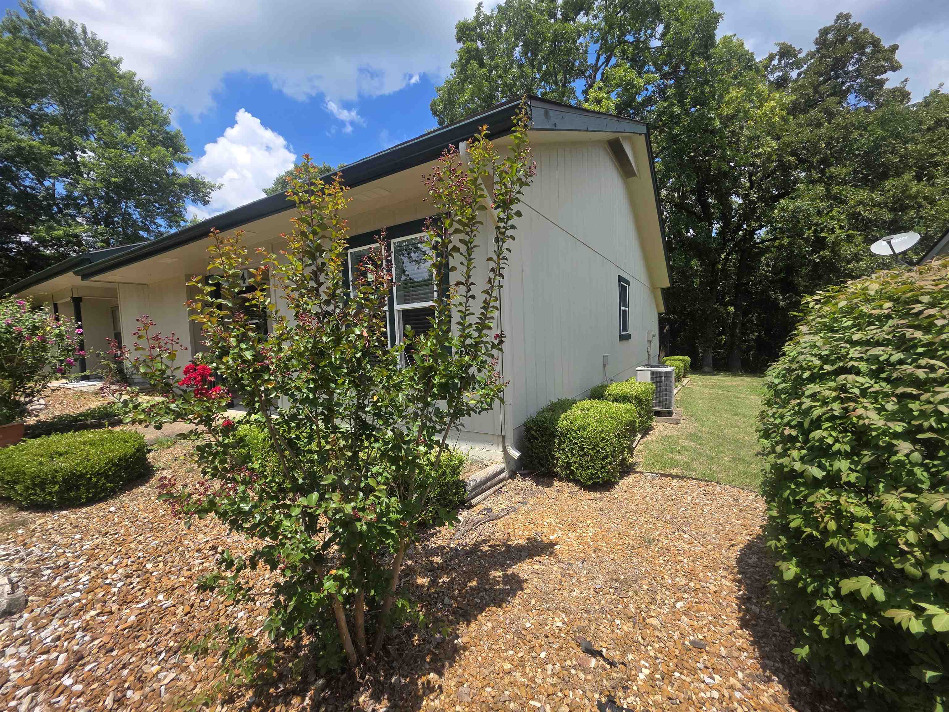 CHEROKEE COURTS - Residential