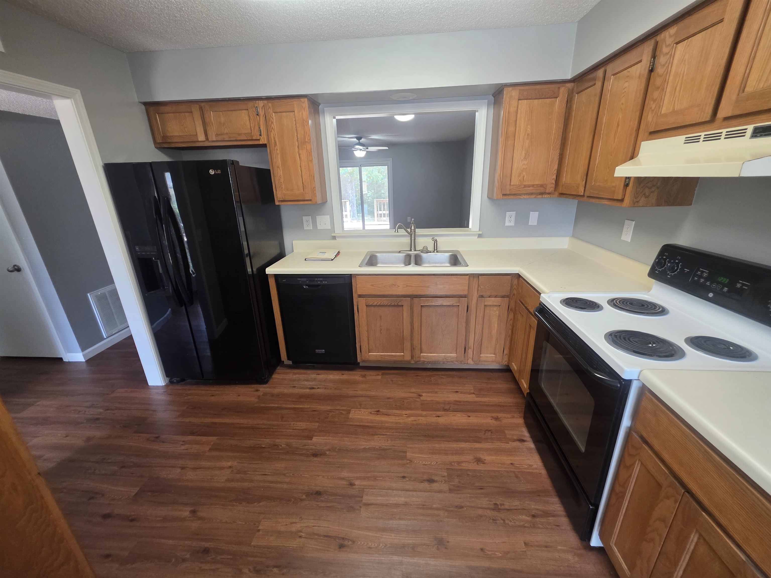 CHEROKEE COURTS - Residential