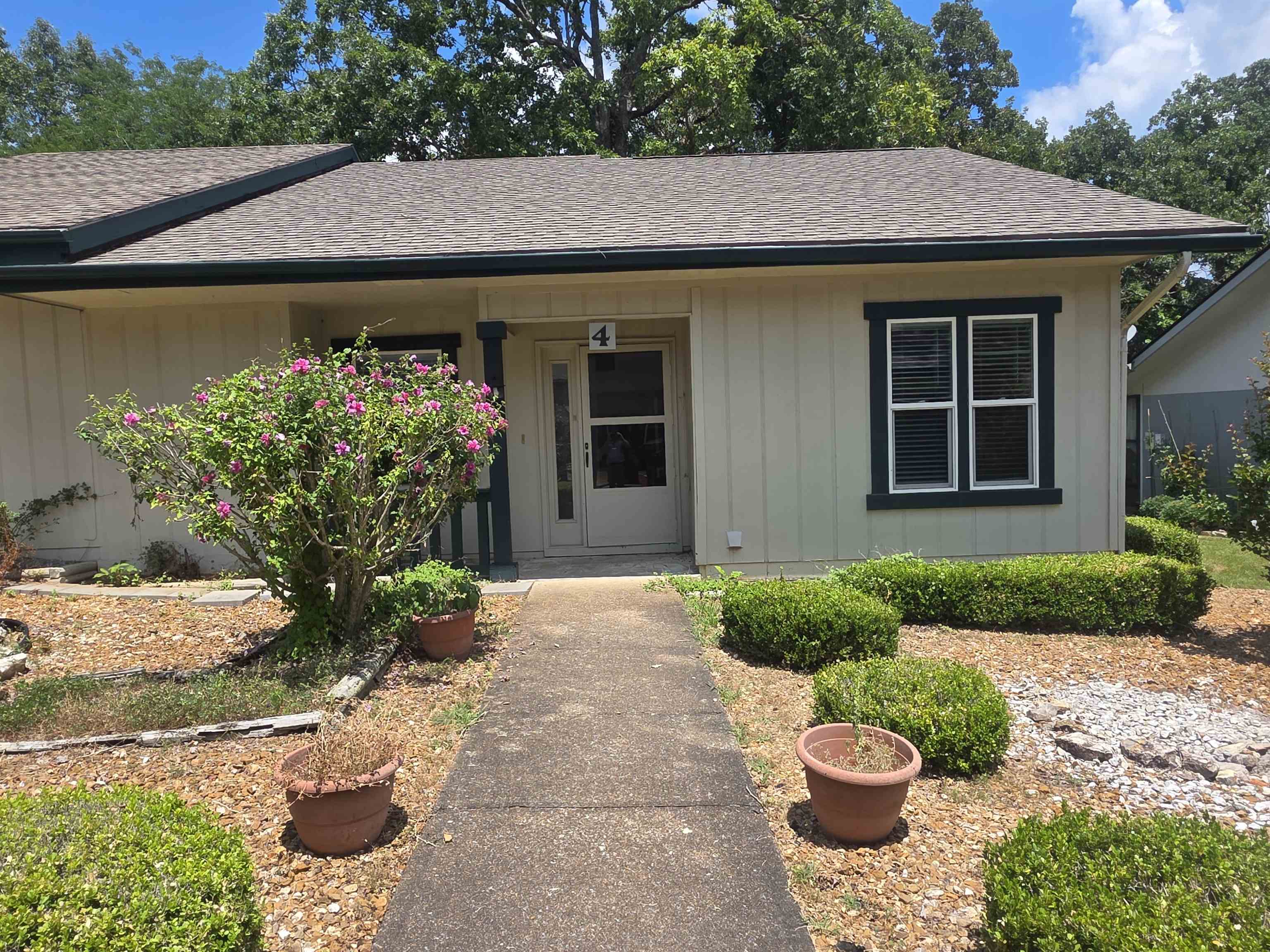 CHEROKEE COURTS - Residential