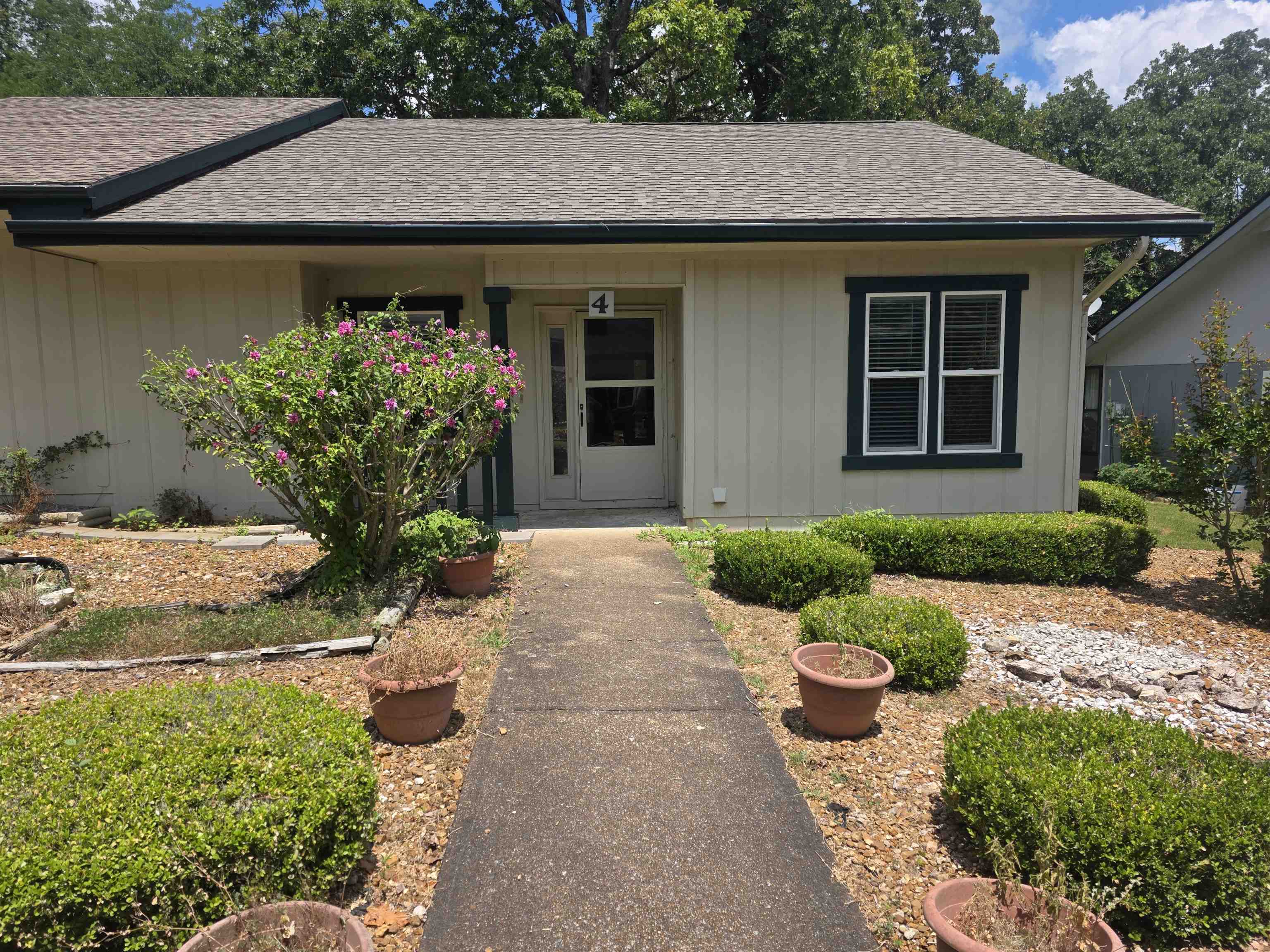 CHEROKEE COURTS - Residential