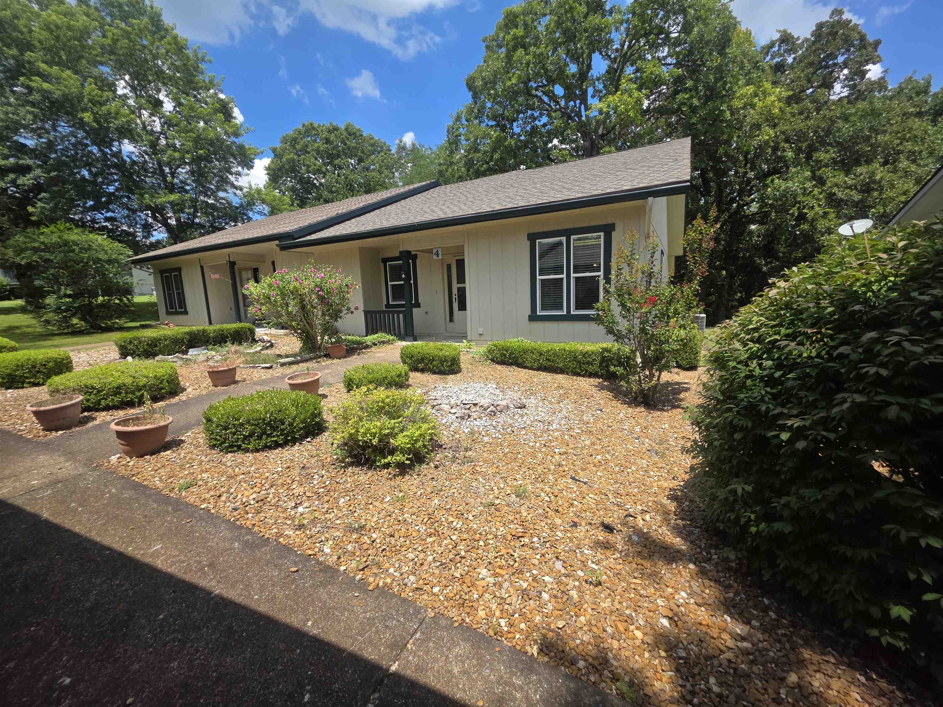CHEROKEE COURTS - Residential