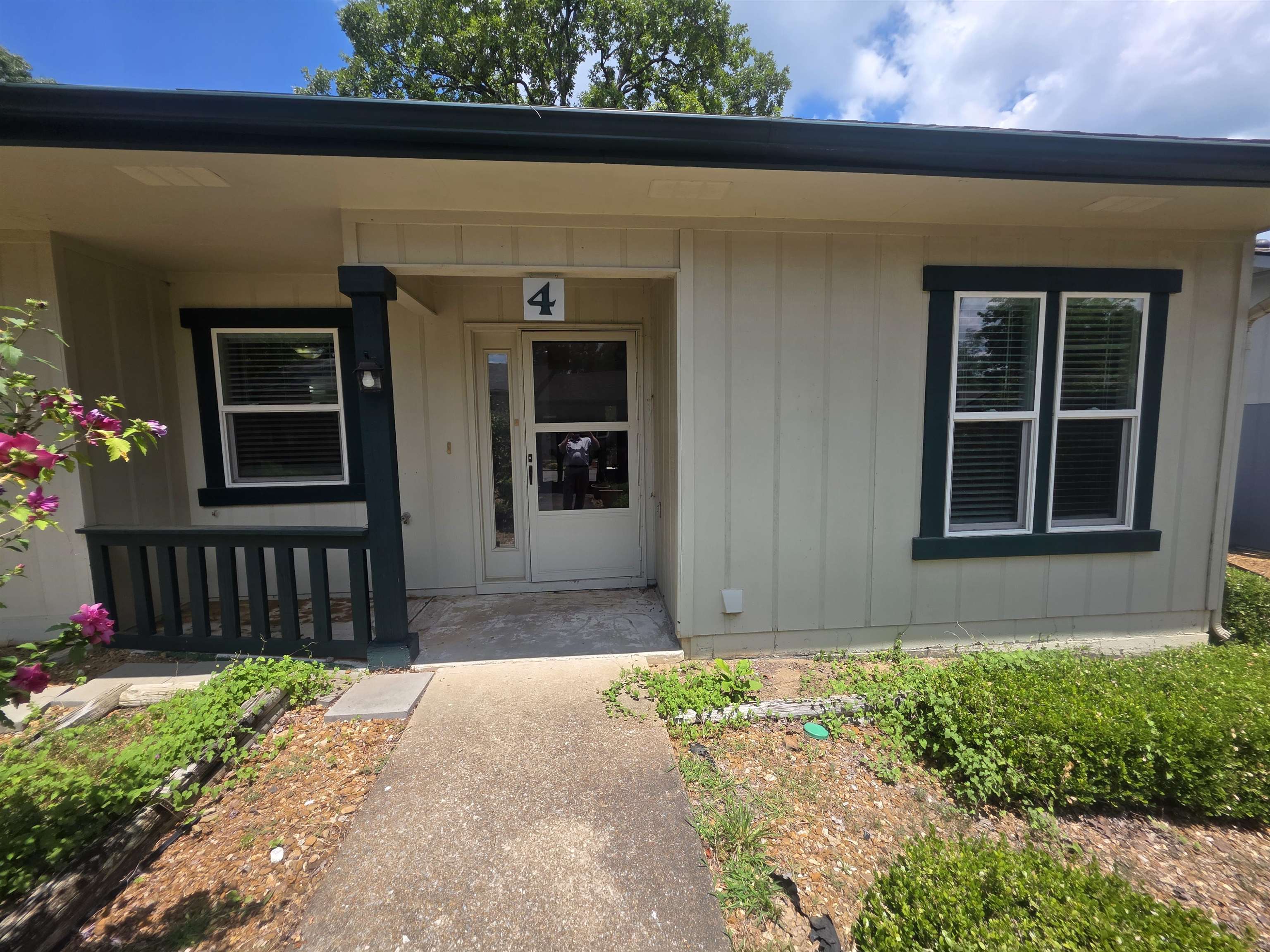 CHEROKEE COURTS - Residential