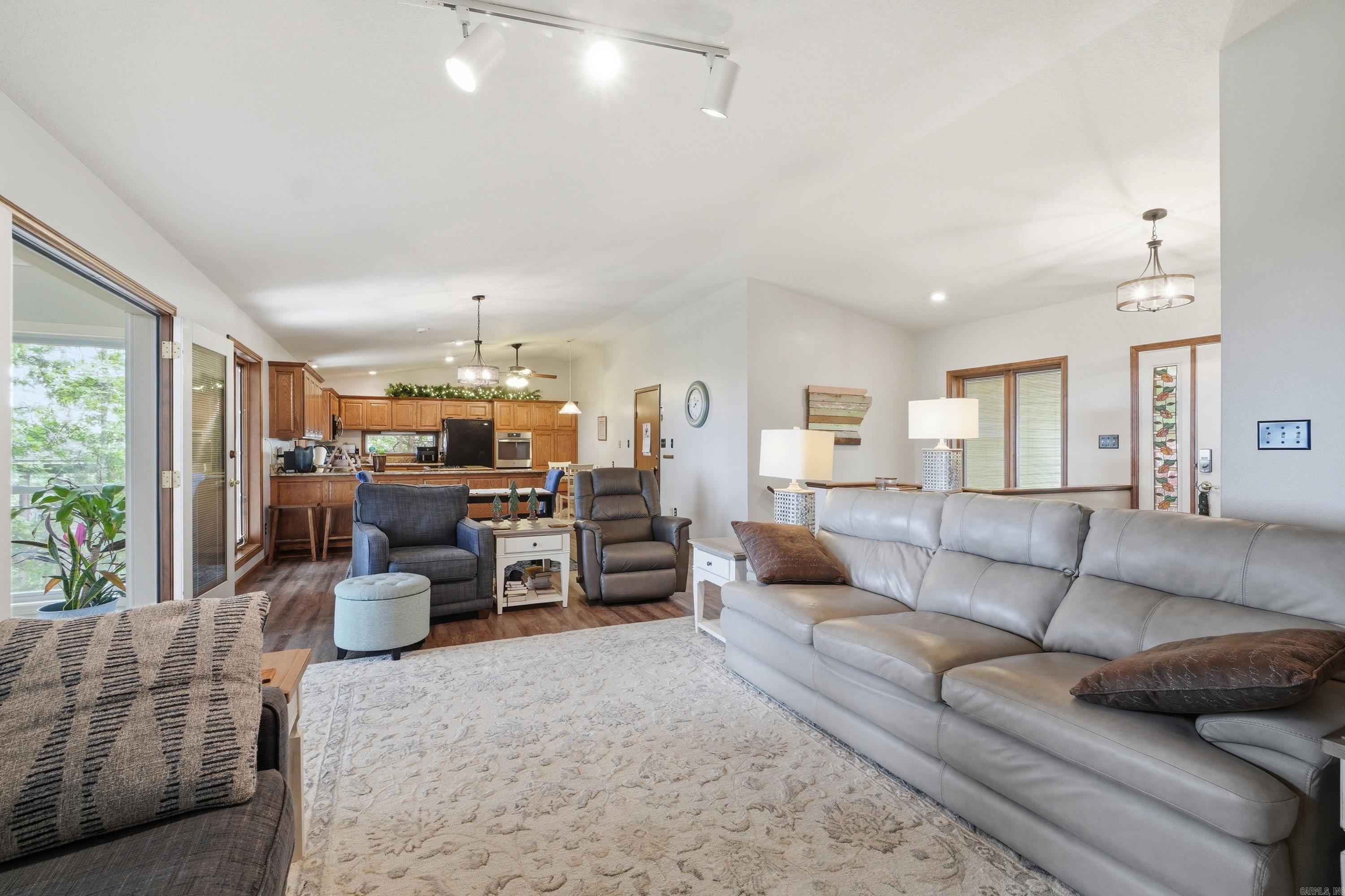 INDIAN HILLS - Residential