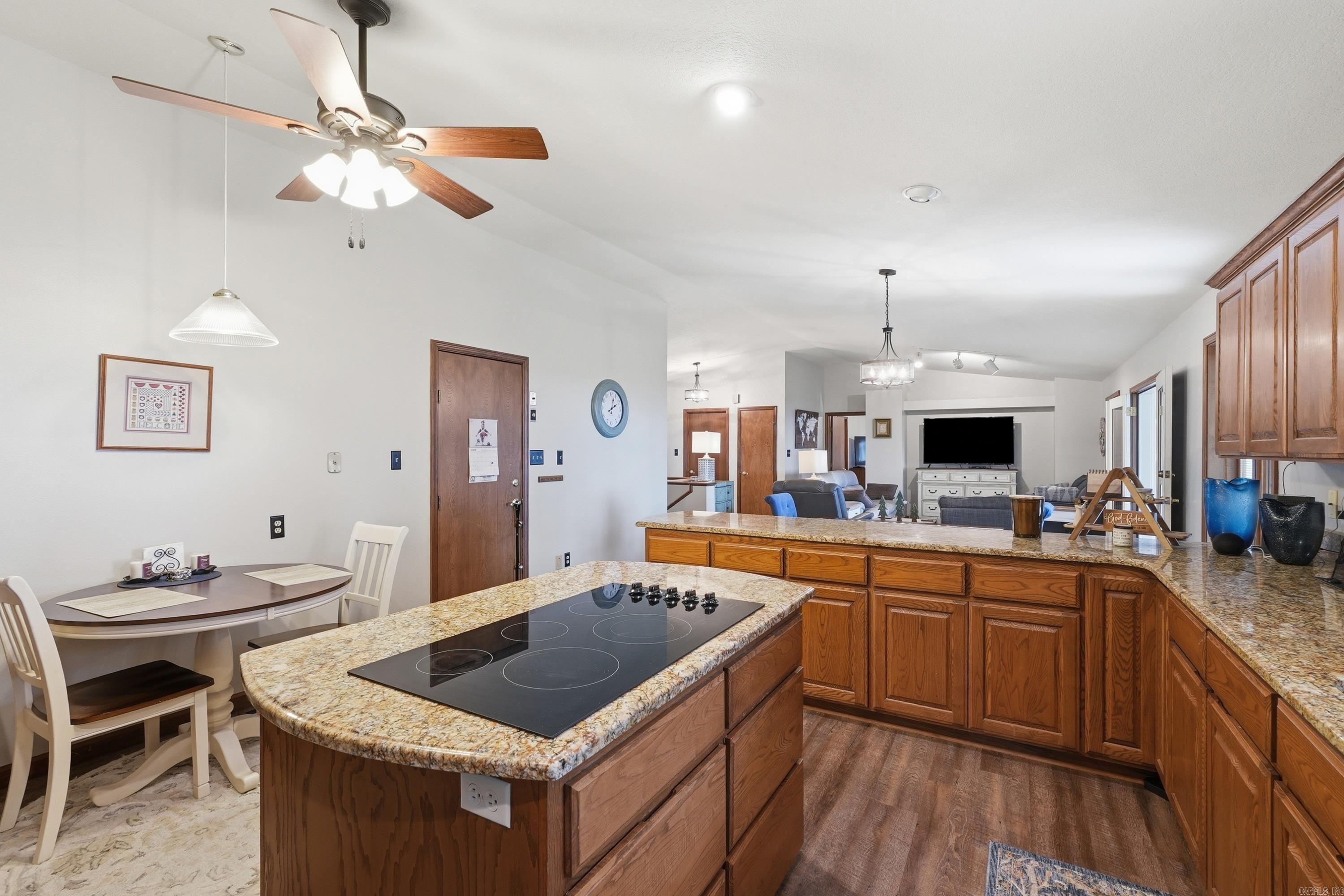 INDIAN HILLS - Residential