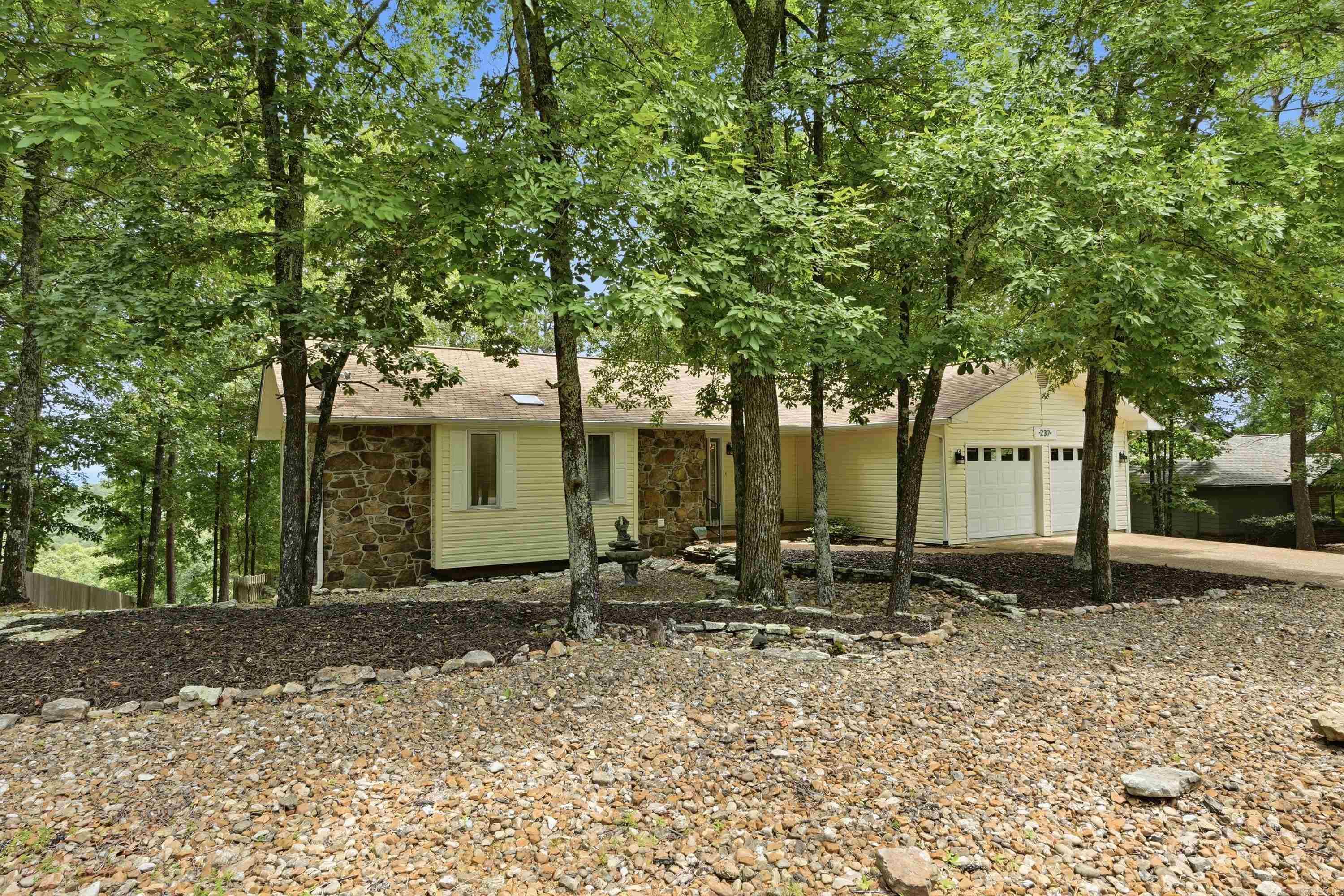 INDIAN HILLS - Residential