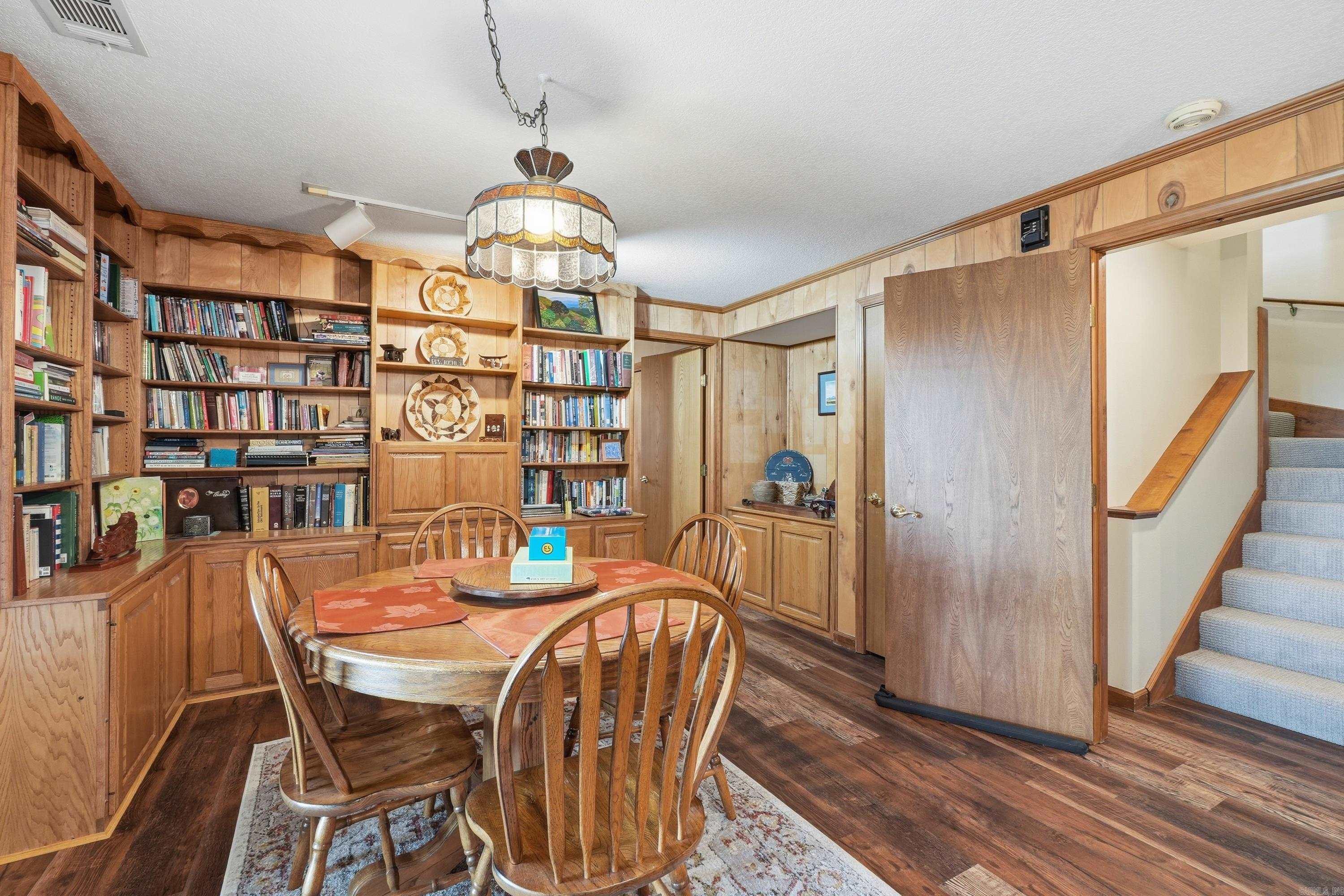 INDIAN HILLS - Residential