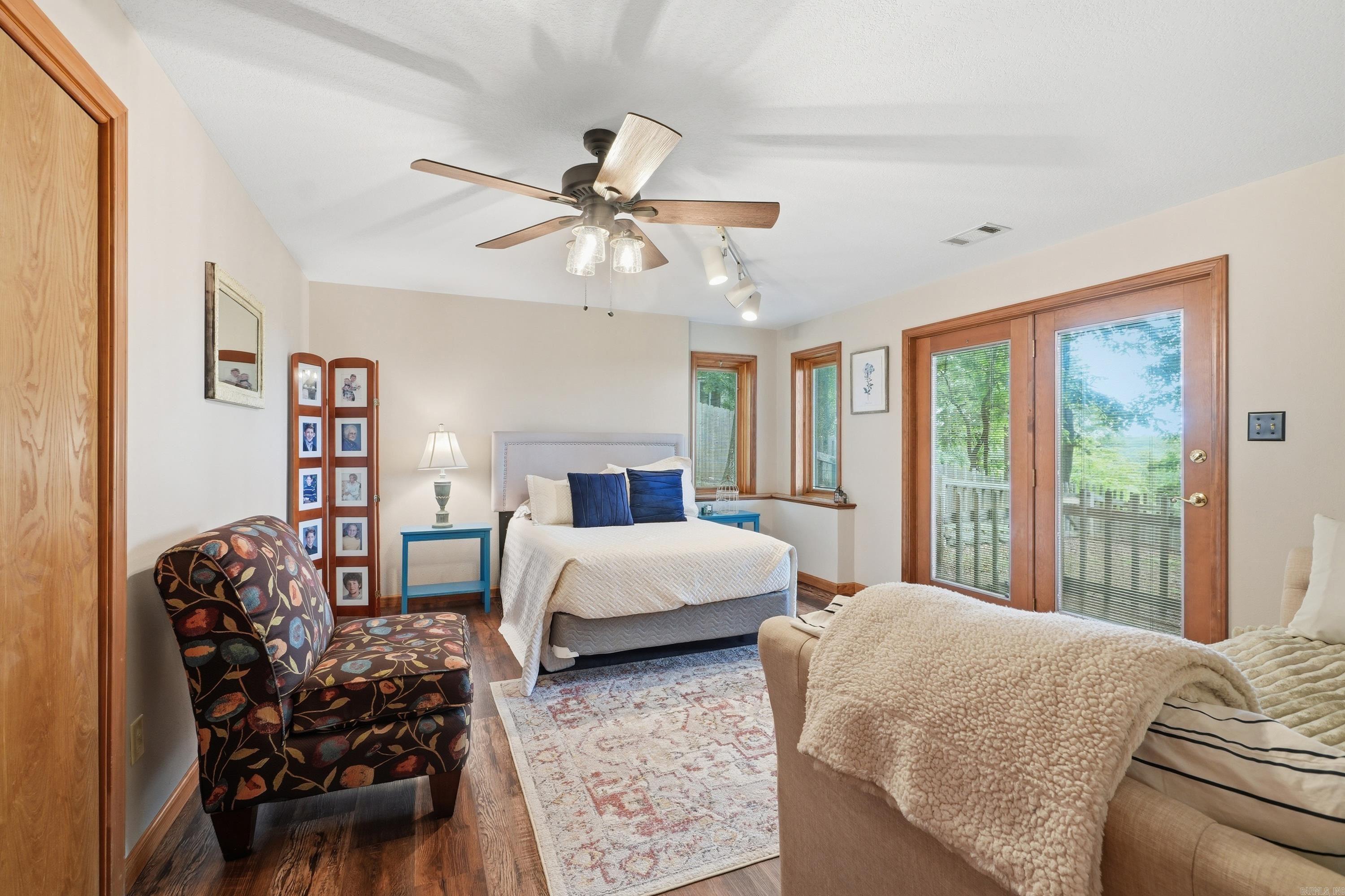 INDIAN HILLS - Residential