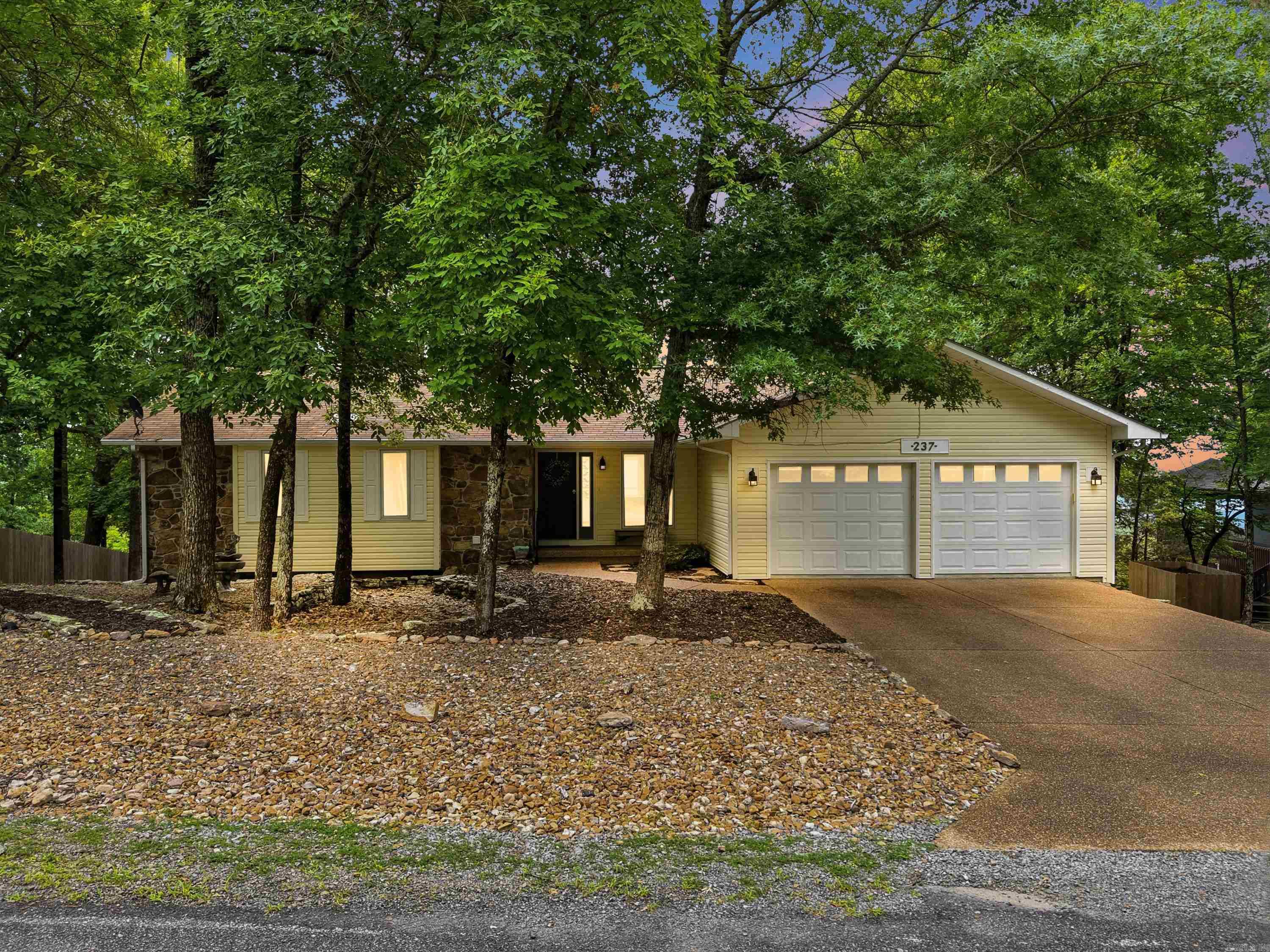 INDIAN HILLS - Residential