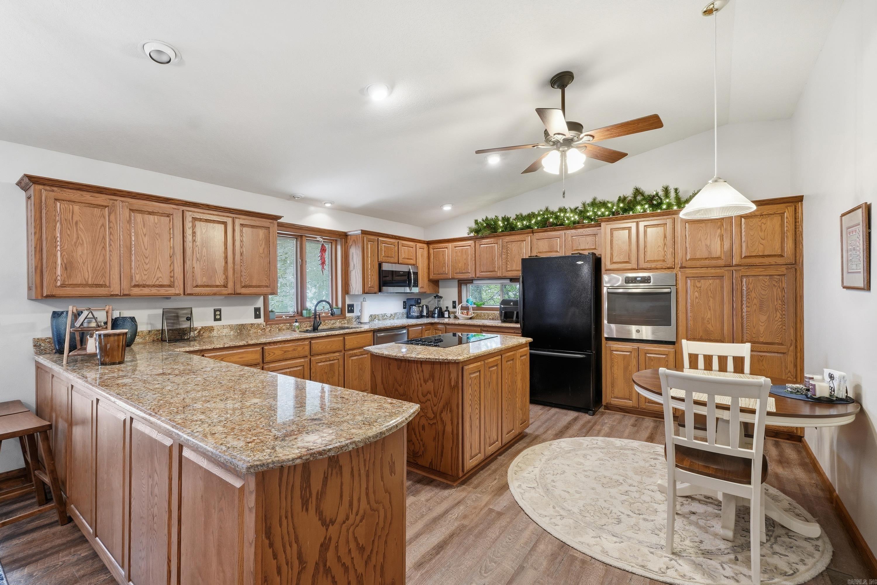 INDIAN HILLS - Residential